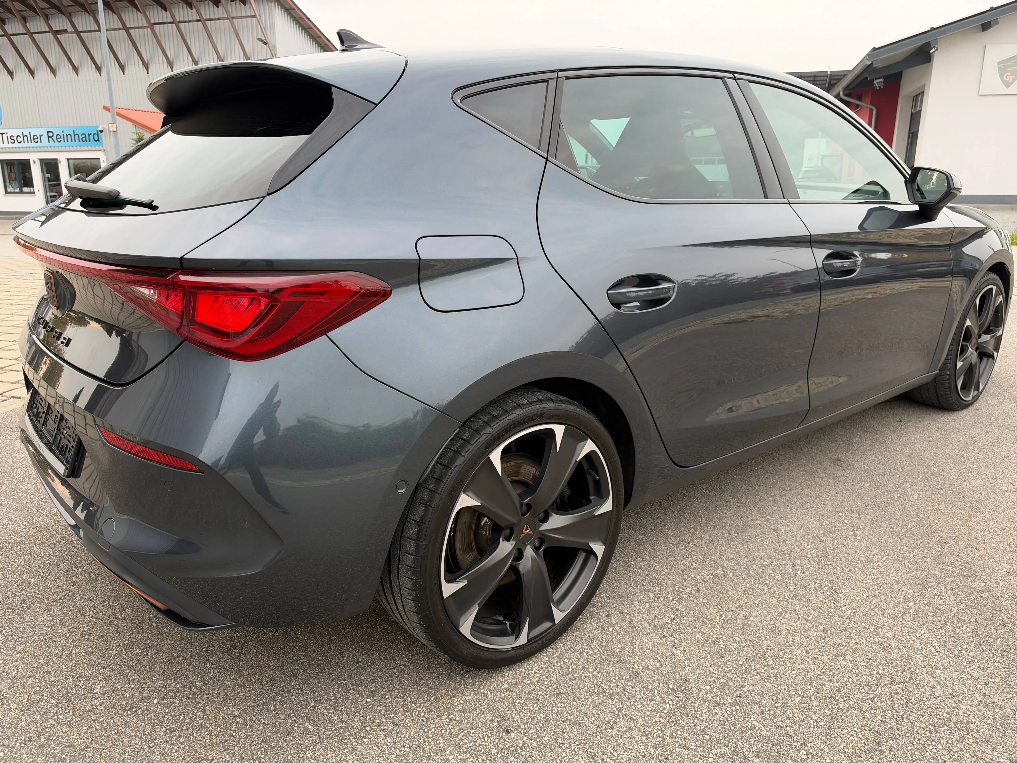 CUPRA Leon VZ e-Hybrid *PANORAMA*DAB*LED*SPORTSITZE*NAVI*TOP — photo 4