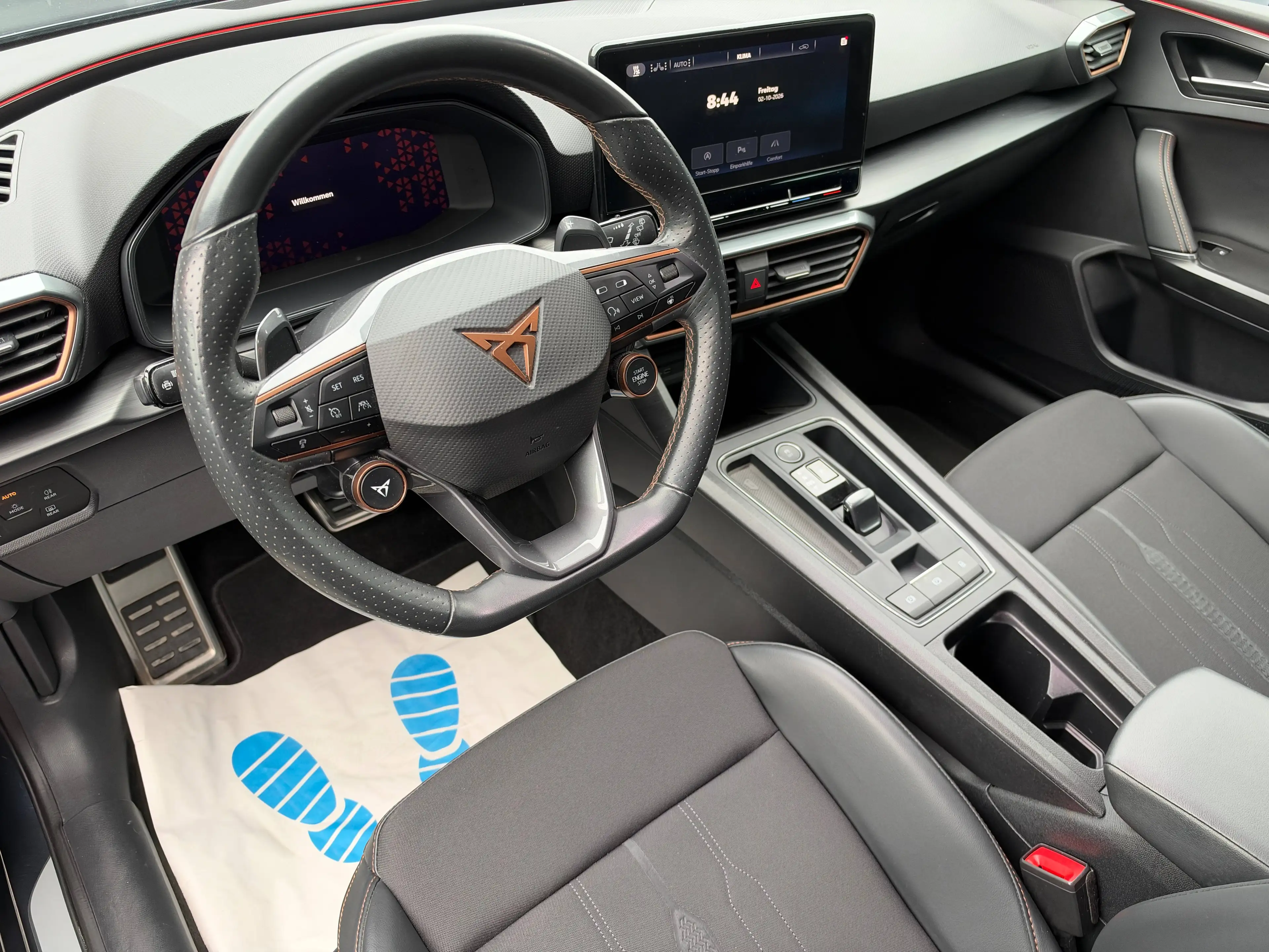 CUPRA Leon VZ e-Hybrid *PANORAMA*DAB*LED*SPORTSITZE*NAVI*TOP — photo 8
