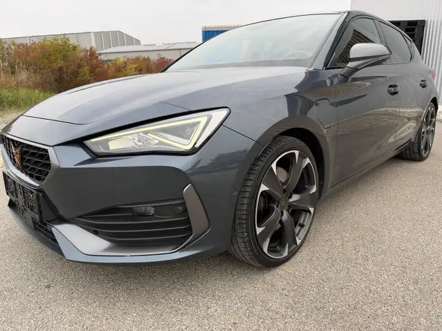 Cupra Leon VZ e Hybrid *PANORAMA*DAB*LED*SPORTSITZE*NAVI*TOP