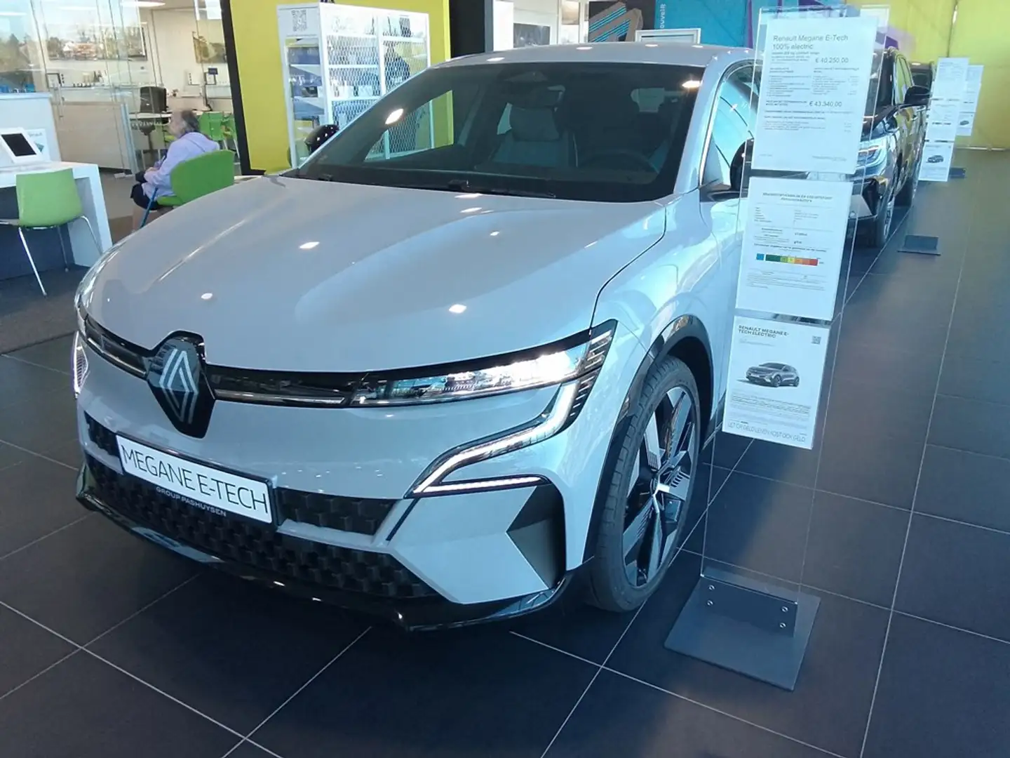 Renault Megane Techno 220 hp comfort range Gris - 1
