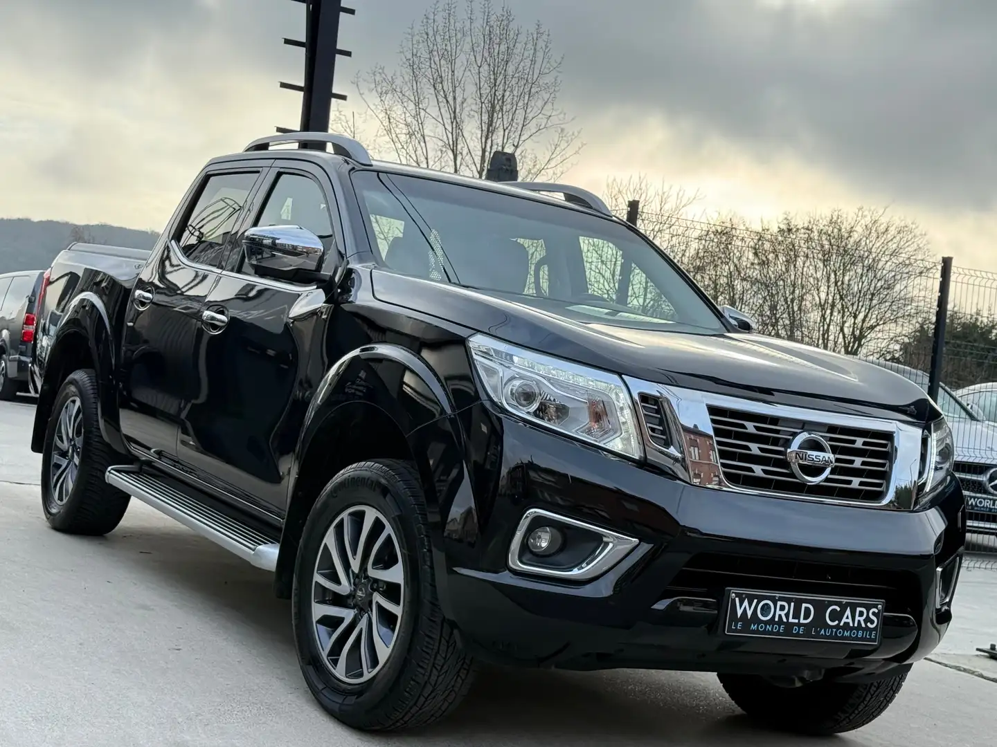 Nissan Navara 2.3 DCI 190CV TVA*BTW NAVI CUIR CLIM CAM360° Schwarz - 2