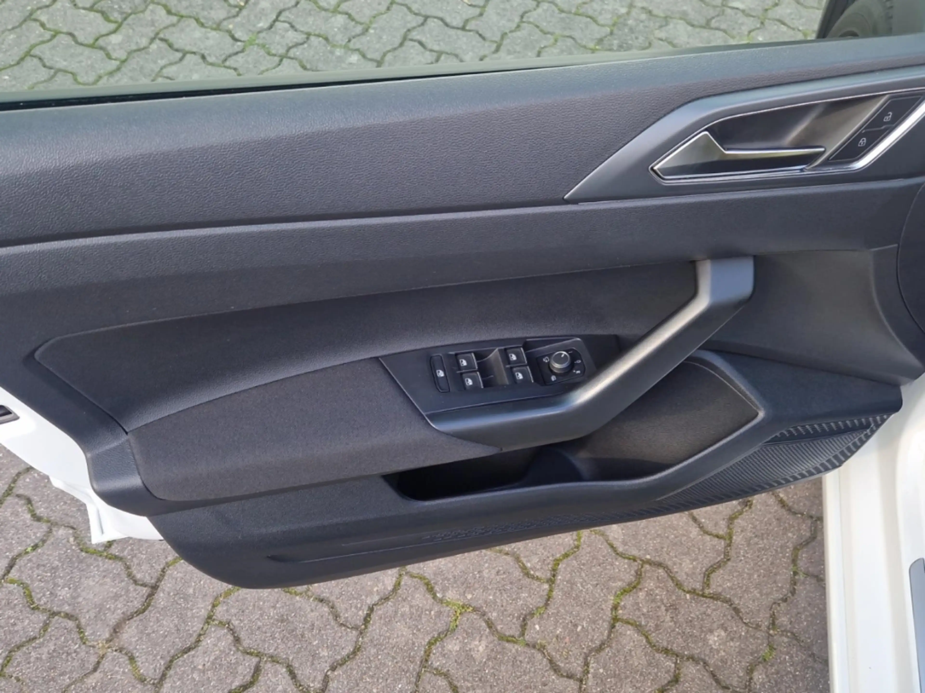 Volkswagen Taigo 1.0 TSI R-Line *MATRIX*PANO*APP-CONN.*NAVI* — photo 12
