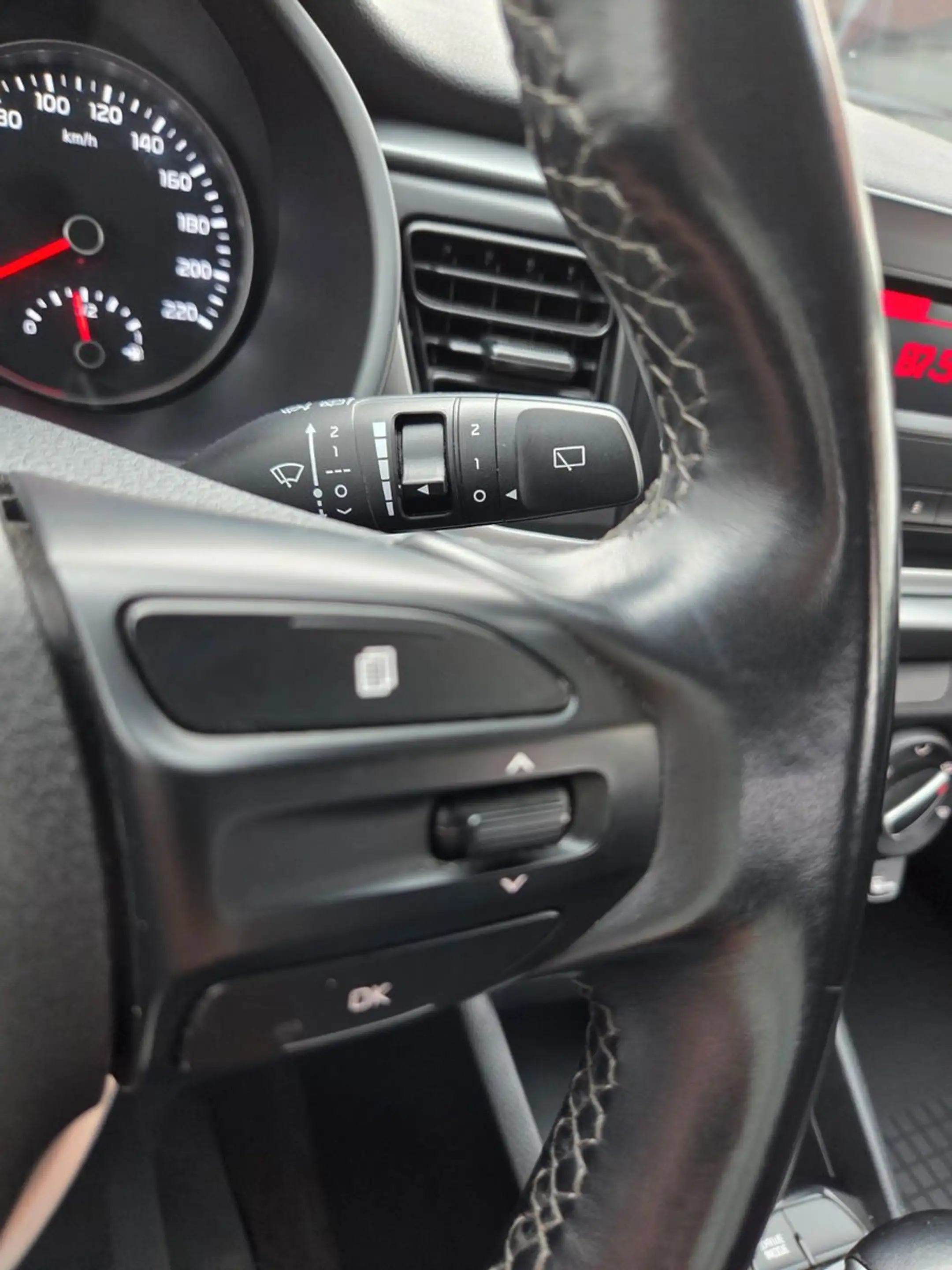 Kia Rio Edition 7 Garantie bis 06/28 Autom.Allwetter — photo 32
