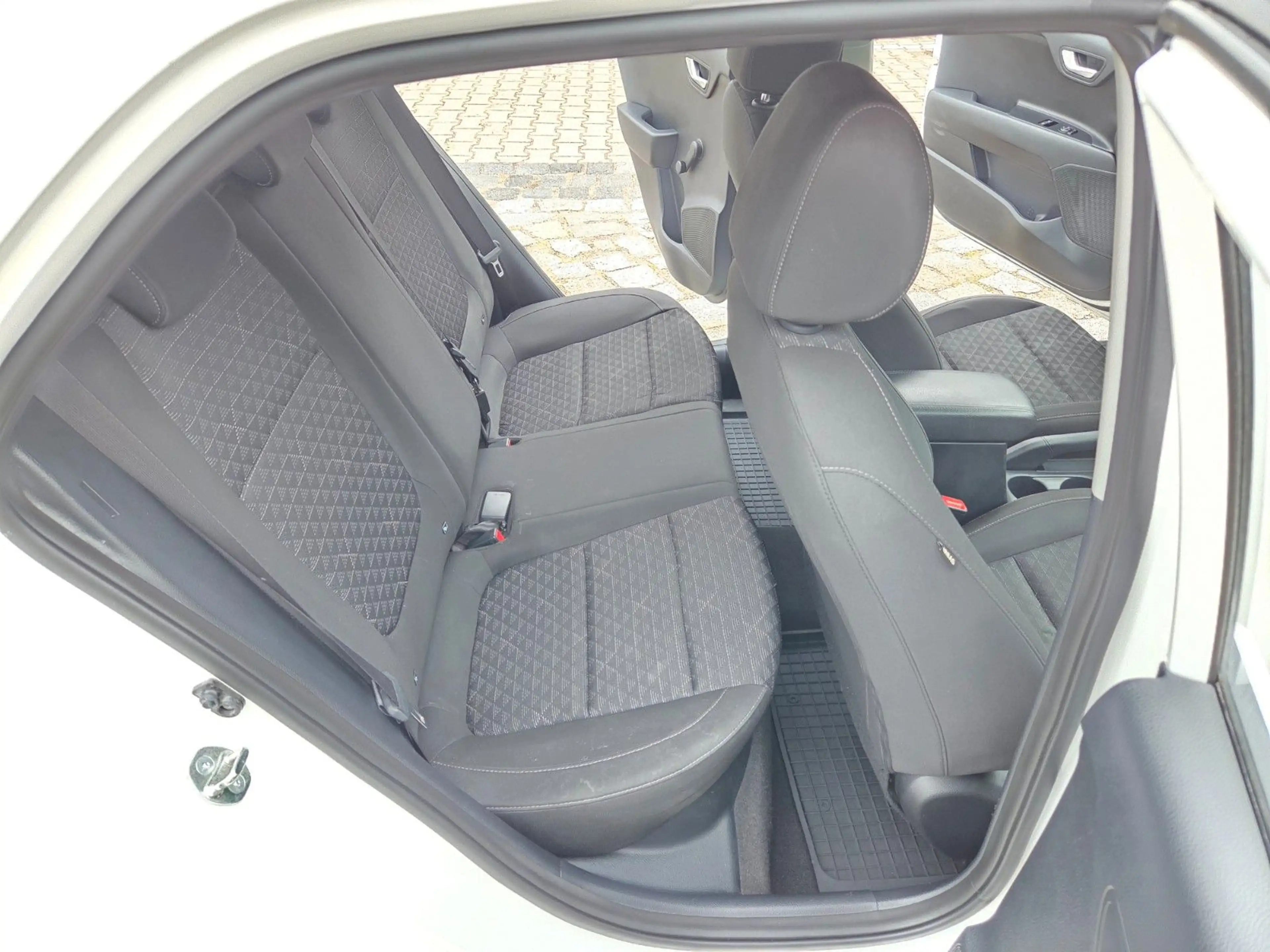 Kia Rio Edition 7 Garantie bis 06/28 Autom.Allwetter — photo 18