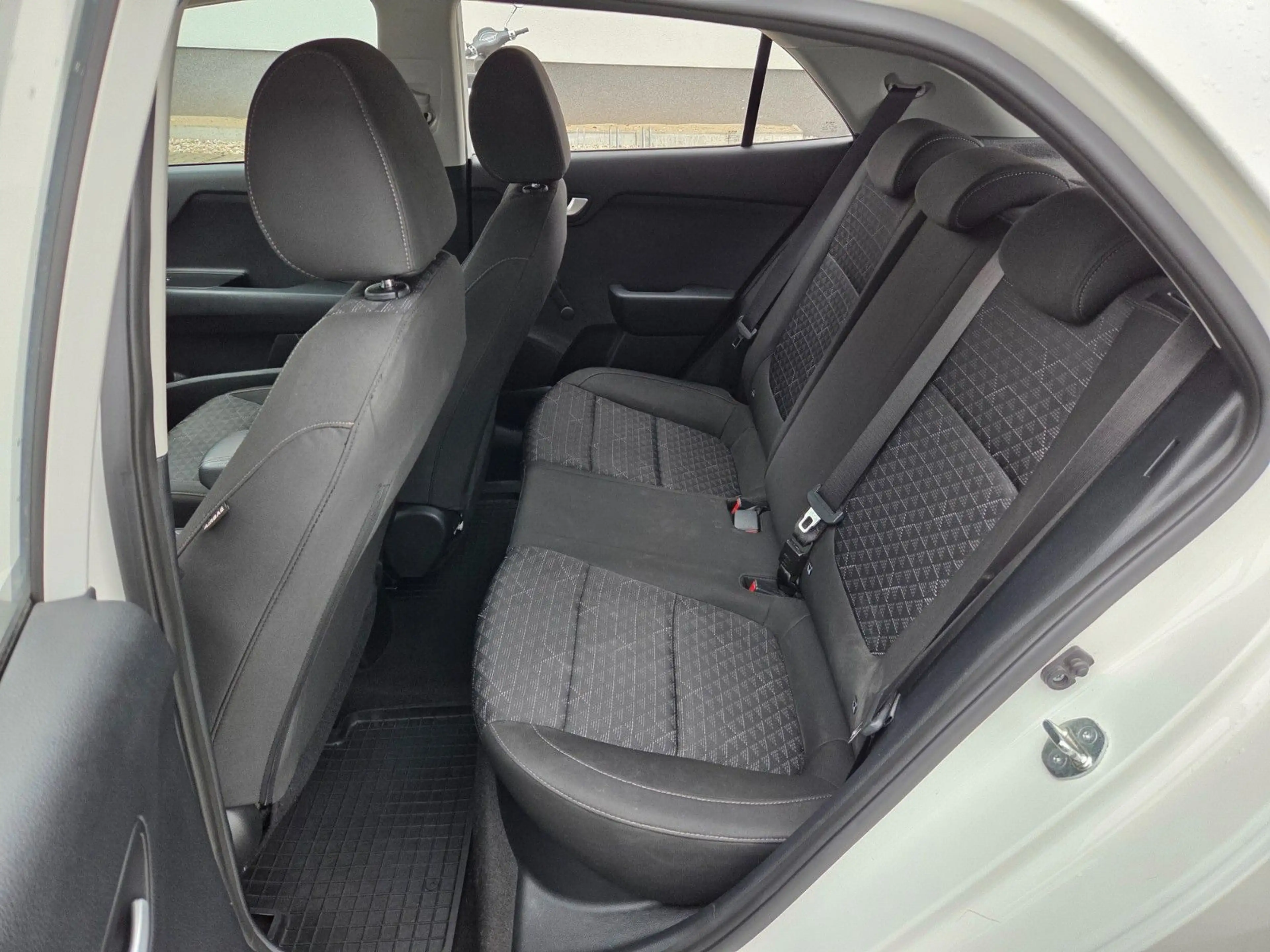 Kia Rio Edition 7 Garantie bis 06/28 Autom.Allwetter — photo 14