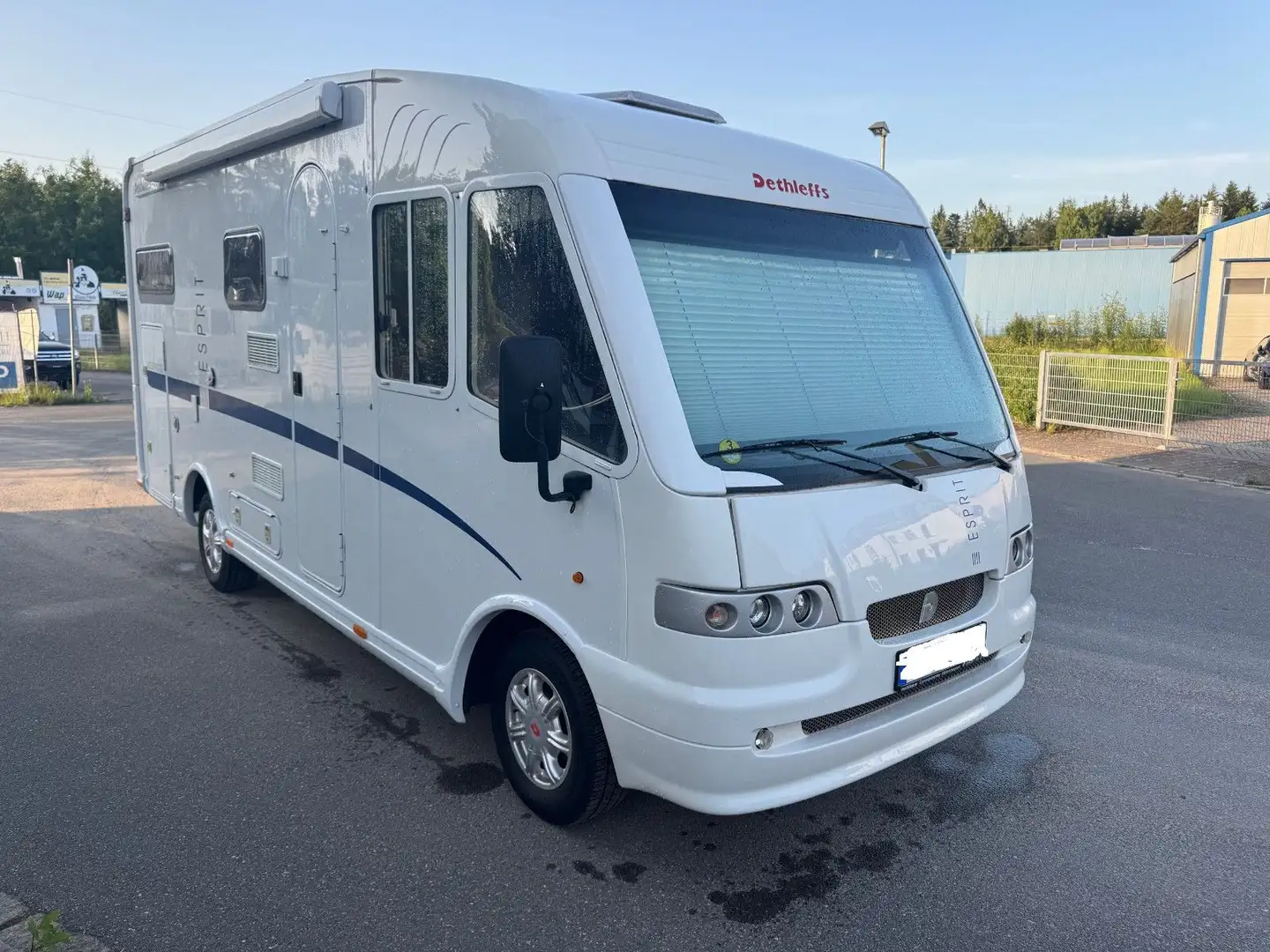 Dethleffs Esprit i-5970 Globerotter Luftfederung, Solar Weiß - 1