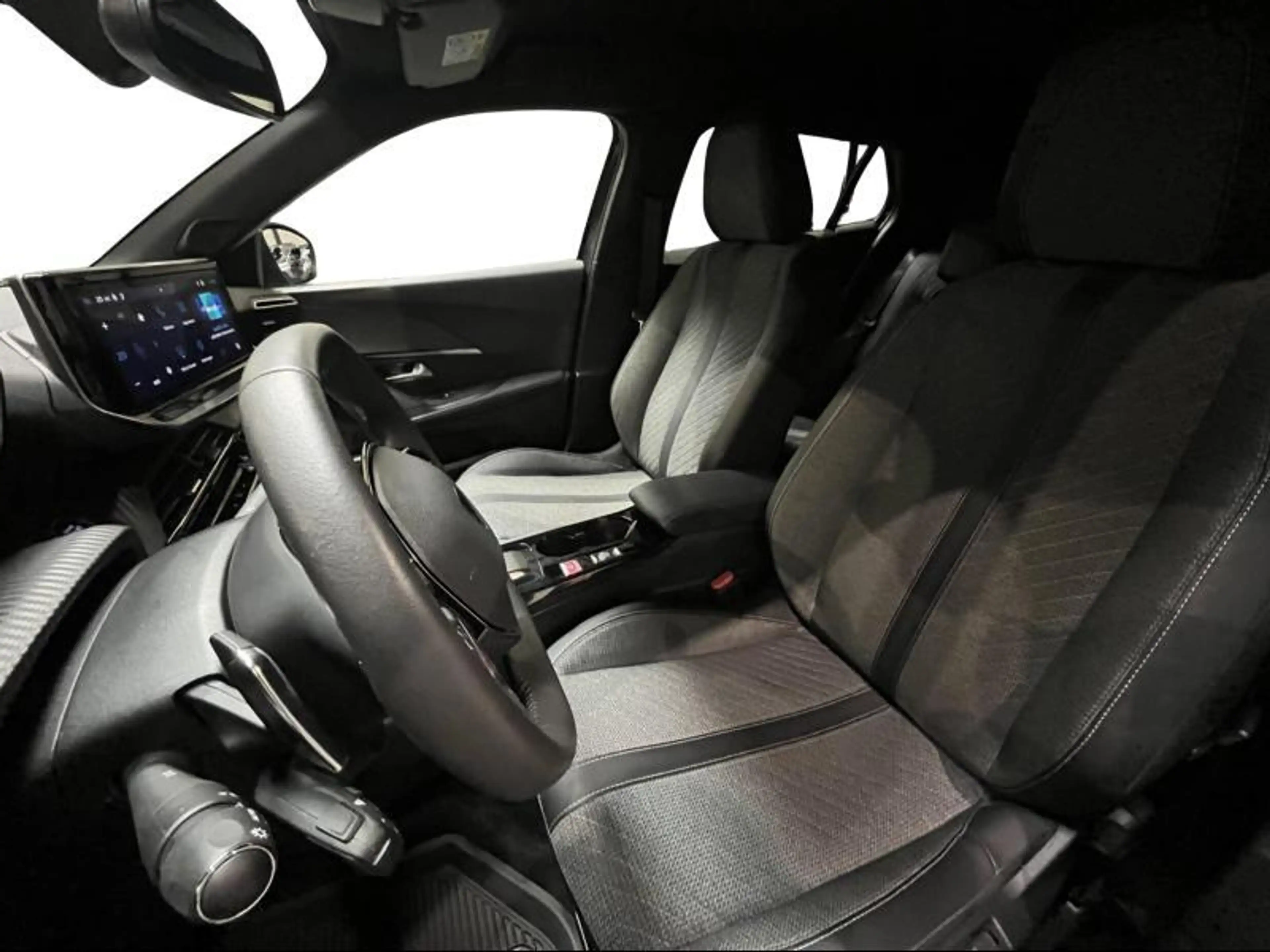 Peugeot 2008 Allure Pack | 360° | Carplay | — photo 13