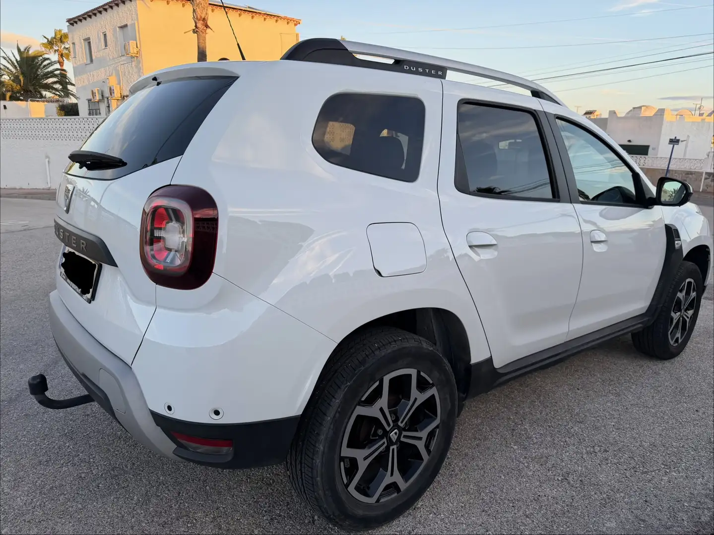 Dacia Duster Duster 130 TCE GPF Prestige 4x2/NAVI/Enganche de remolque/cámara 2x Blanco - 2