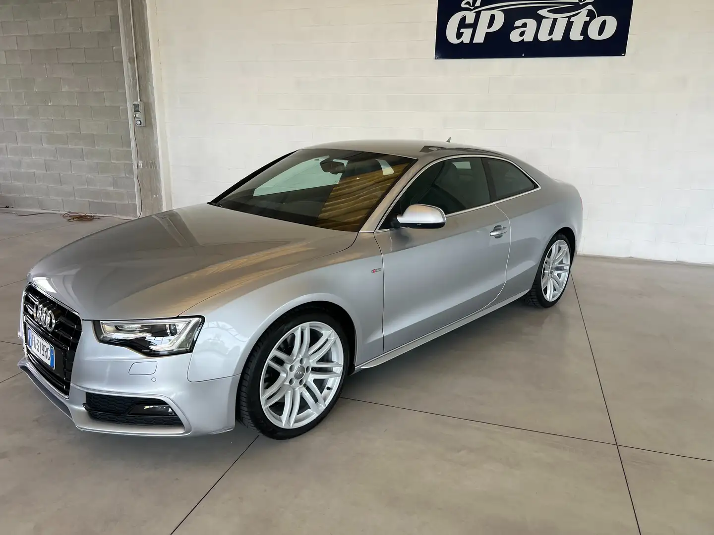 Audi A5 A5 Coupe 3.0 V6 tdi S line  quattro s-tronic Silber - 2