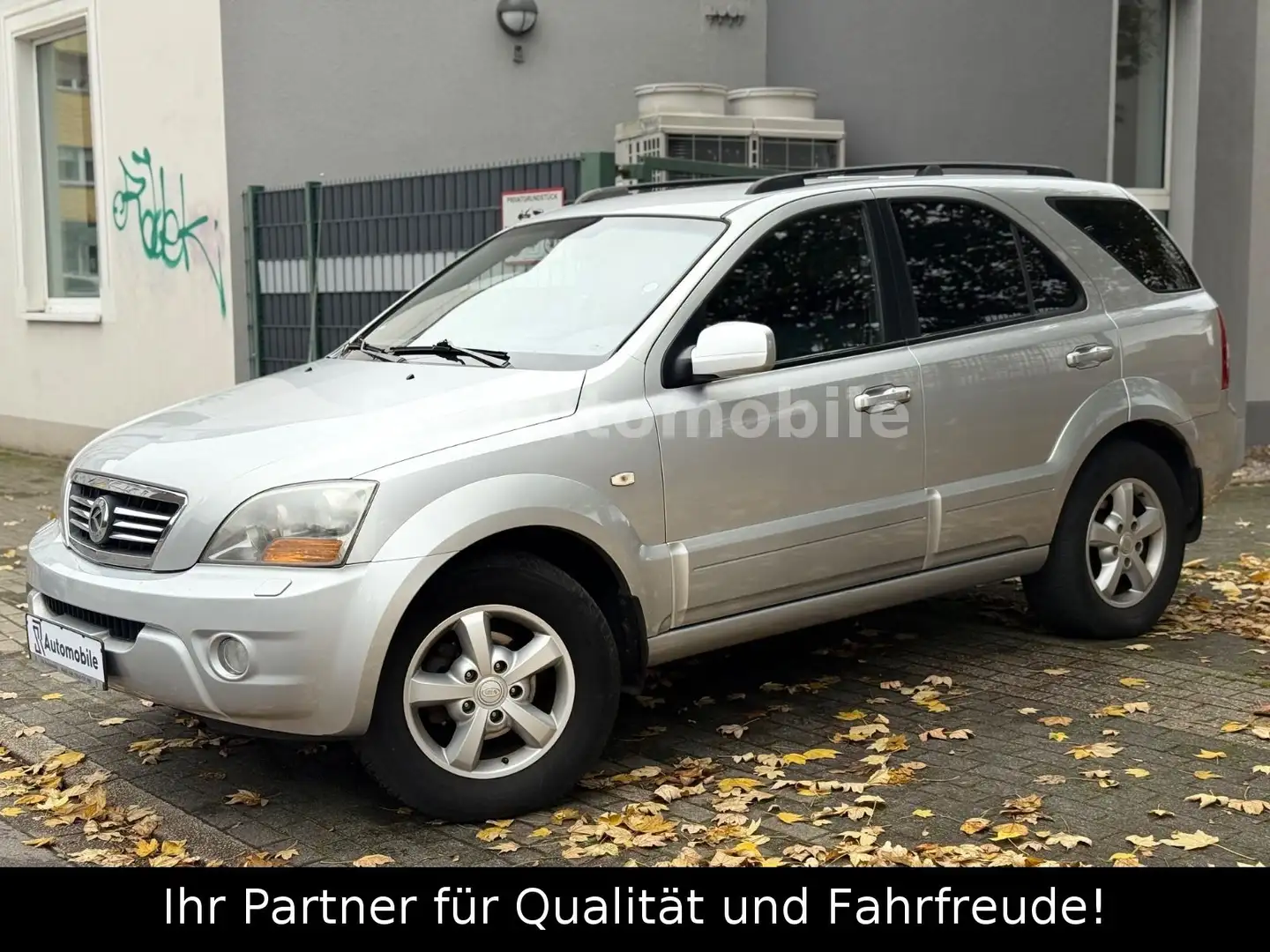 Kia Sorento 2.5 CRDi 2.HAND*AHK*KLIMA*LEDER*SHZ*PDC Silber - 1