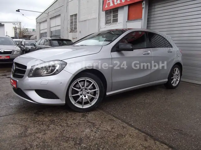 Mercedes-Benz A 250 A -Klasse 250 4Matic Autom, Navi, Teilleder