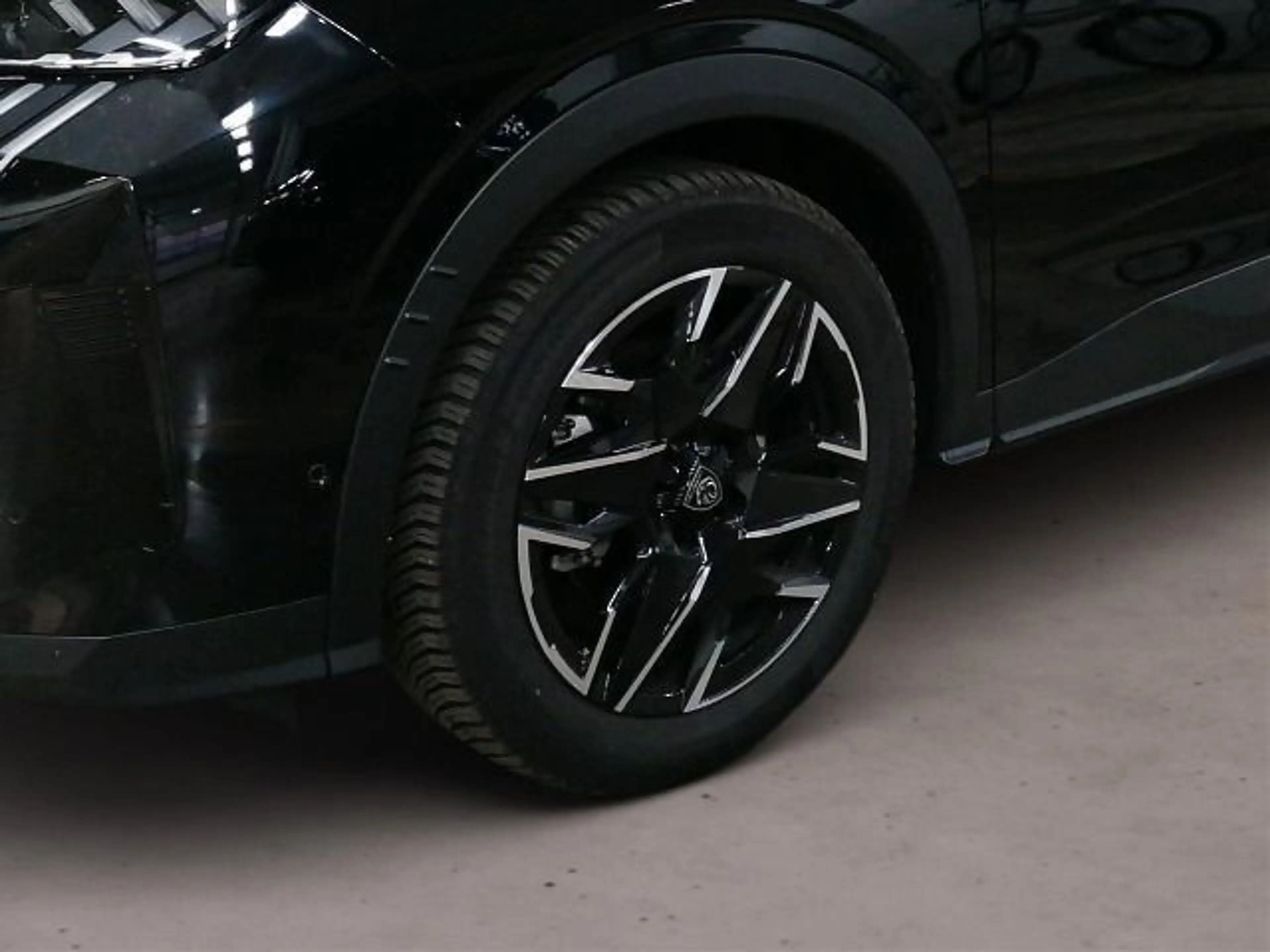 Peugeot 5008 Hybrid 145 GT 360° ACC Sitzh MatrLED 7Sitze — photo 12