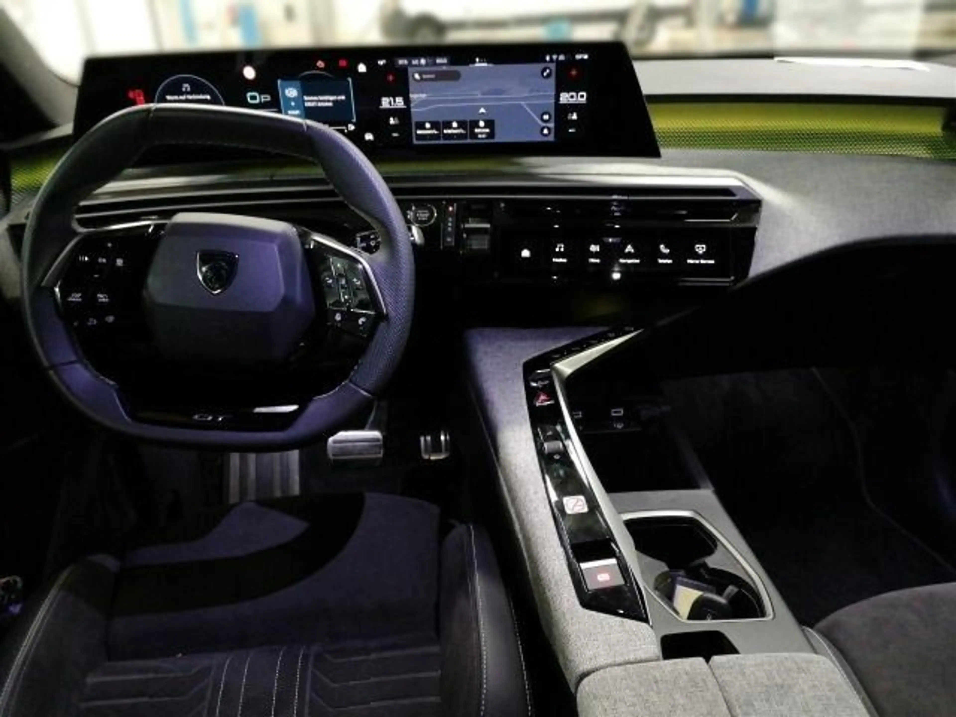 Peugeot 5008 Hybrid 145 GT 360° ACC Sitzh MatrLED 7Sitze — photo 9