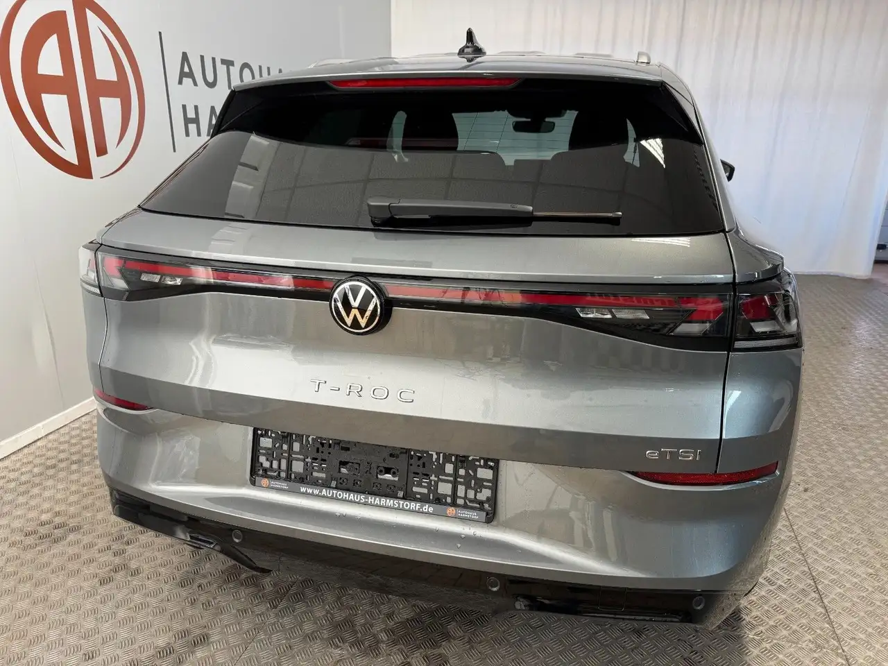 Volkswagen T-Roc 1.5 neues Modell R-Line AHK*elek Kofferr. 5