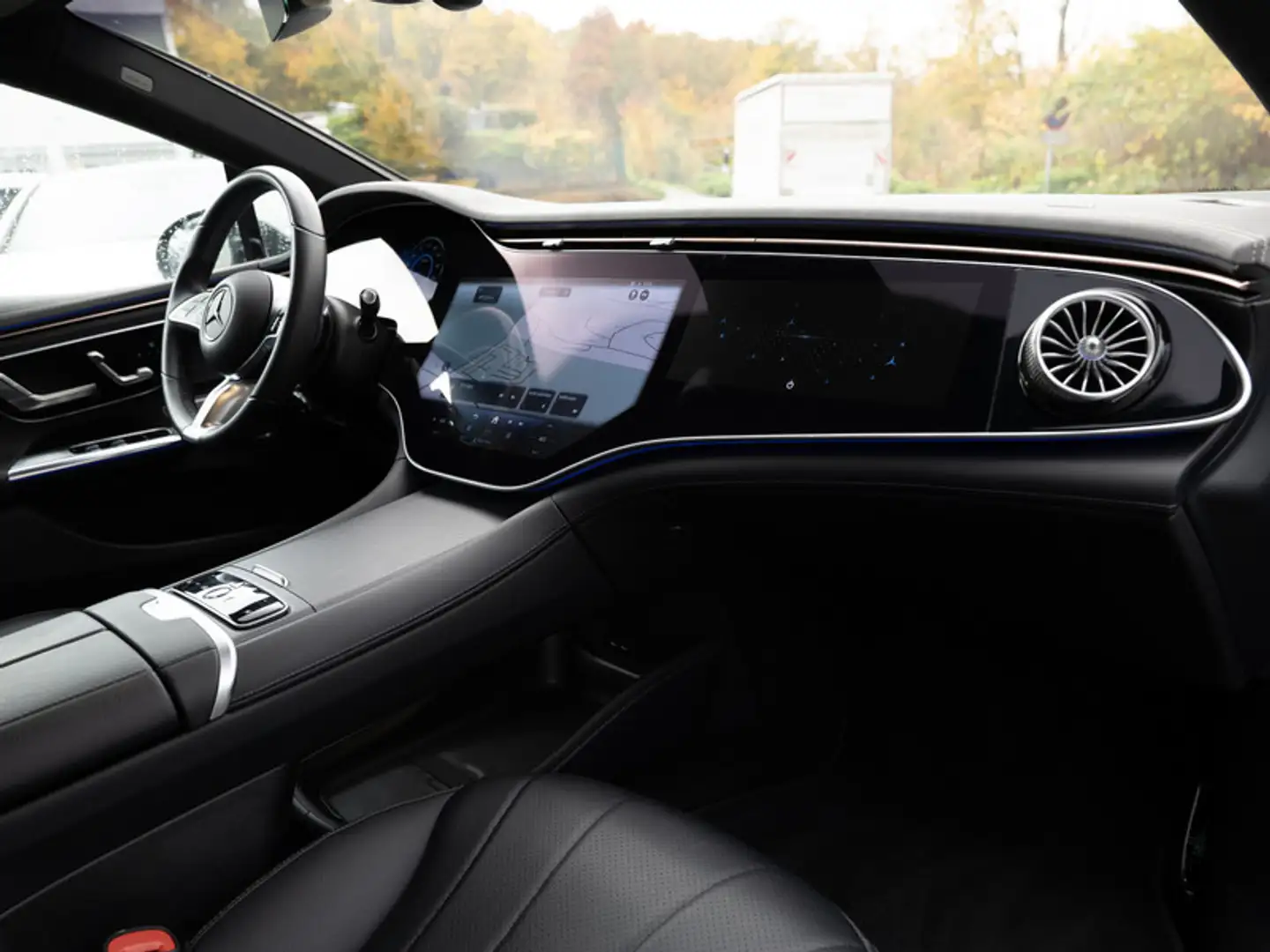 Mercedes-Benz EQE 300 ElectricArt/Hyper/Airm/Burm/AHK/Totw/19" Schwarz - 2