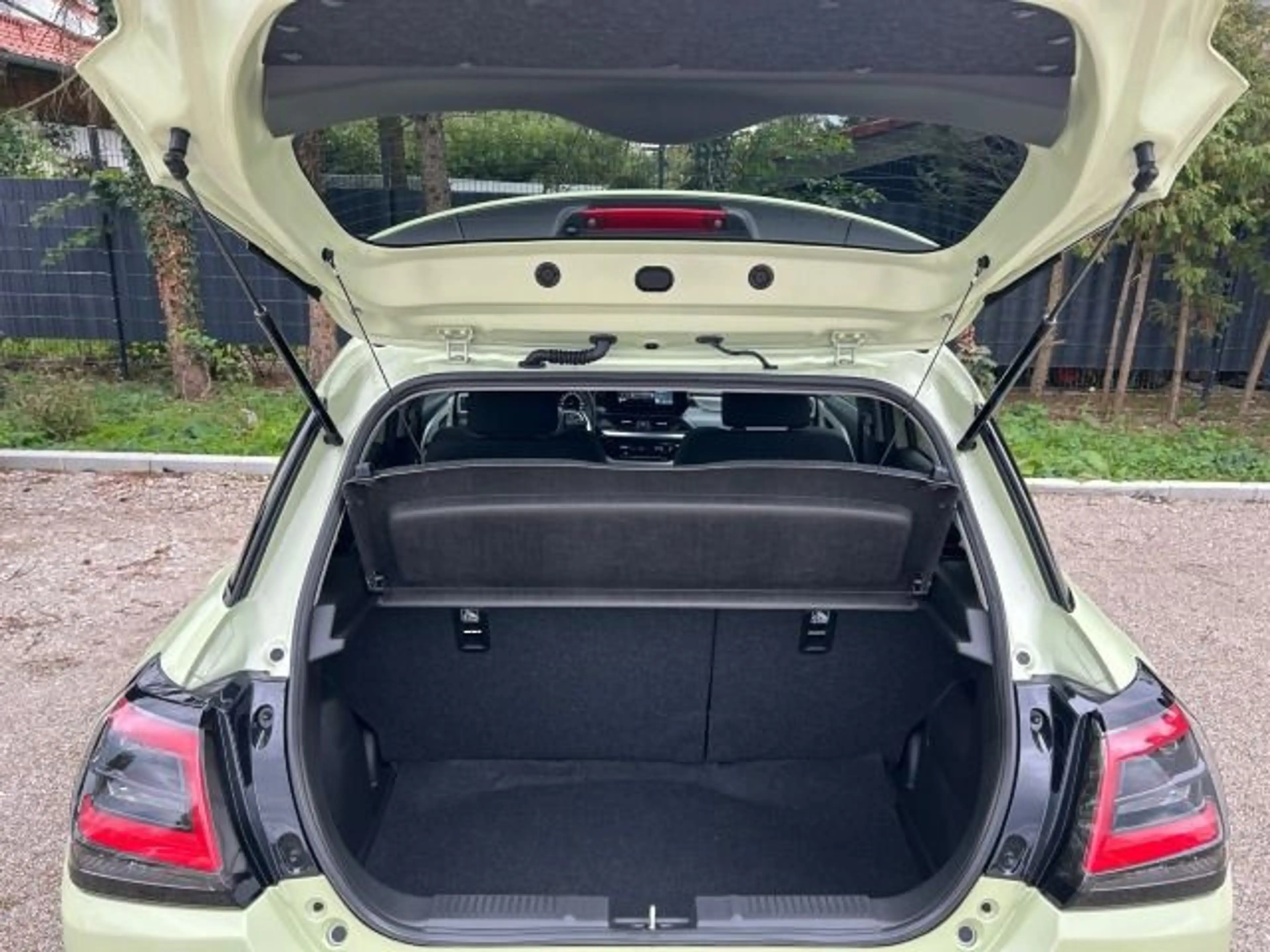 Suzuki Swift SWIFT COMFORT+ HYBRID — photo 11