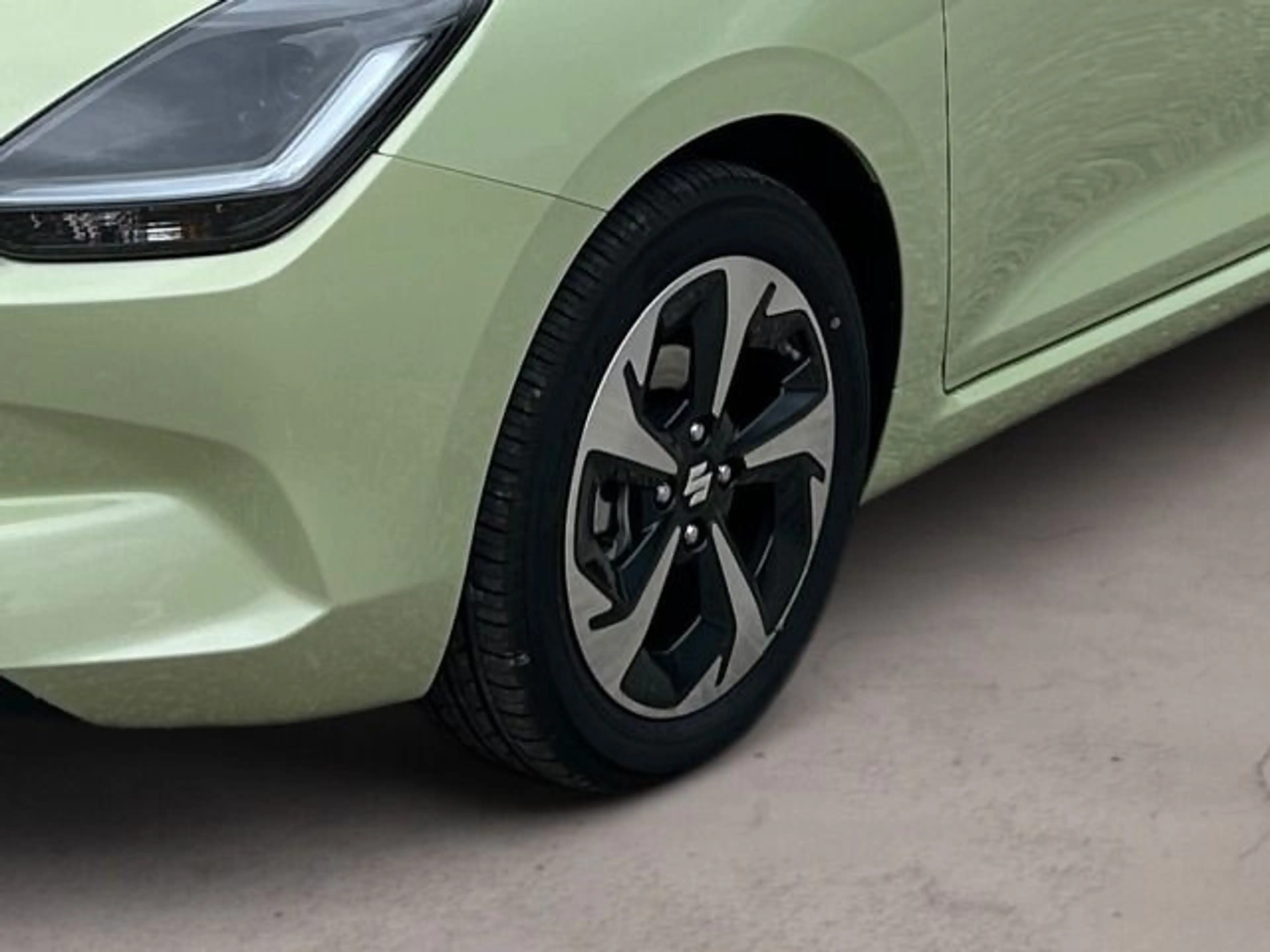 Suzuki Swift SWIFT COMFORT+ HYBRID — photo 10