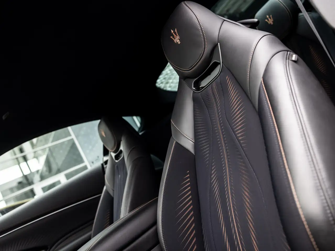 Maserati GranTurismo 2024 — фото 12