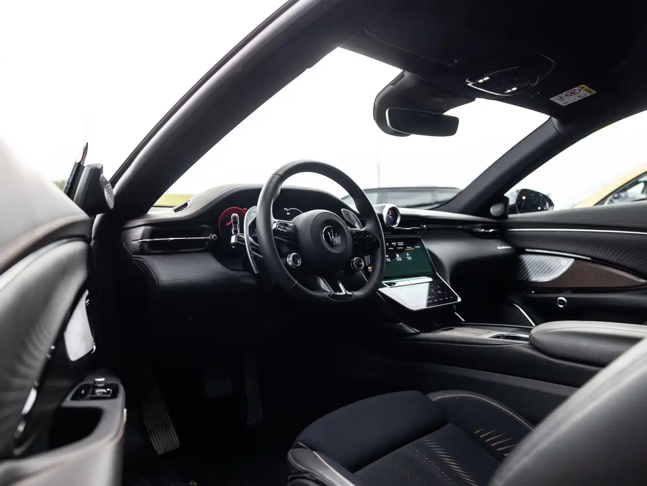 Maserati GranTurismo 2024 — фото 15