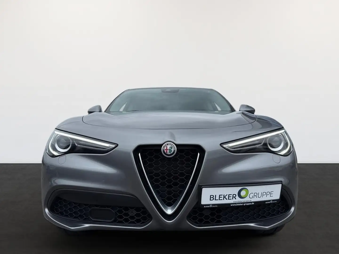 Alfa Romeo Stelvio 2.2 JTDM Super Q4 (EURO 6d) Grau - 2