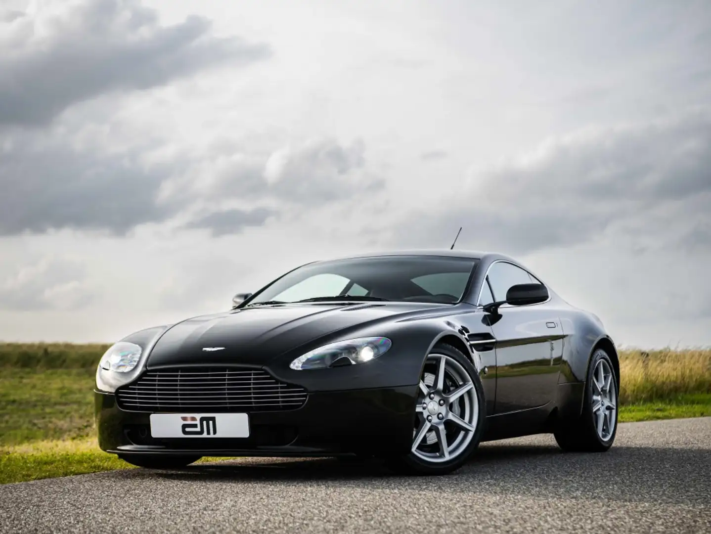 Aston Martin Vantage V8 4.3 V8 Dealer Serv. 2e Owner Youngtimer Negro - 2