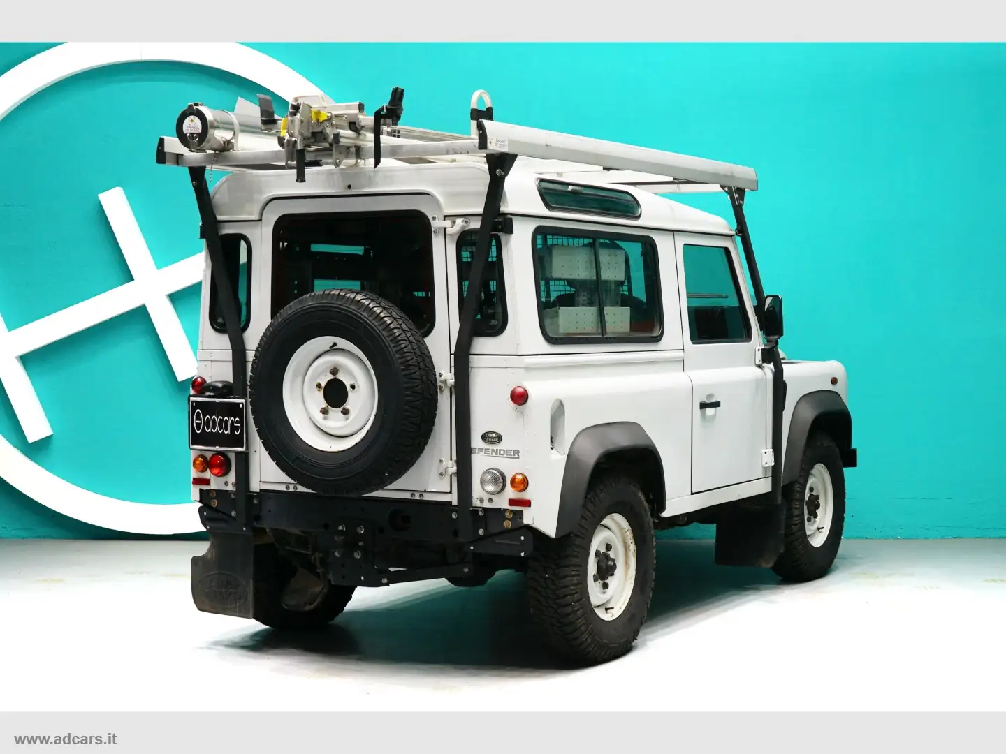 Land Rover Defender 90 2.2 TD4 Station Wagon N1 AUTOCARRO 2 POSTI, STO Bianco - 2