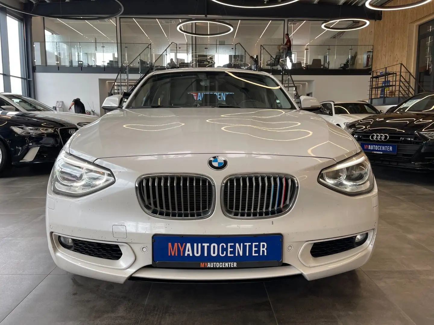 BMW 120 d 5-Türer Aut. *XENON*HIFI*TEMPOMAT*PDC*SZHZ* Білий - 2