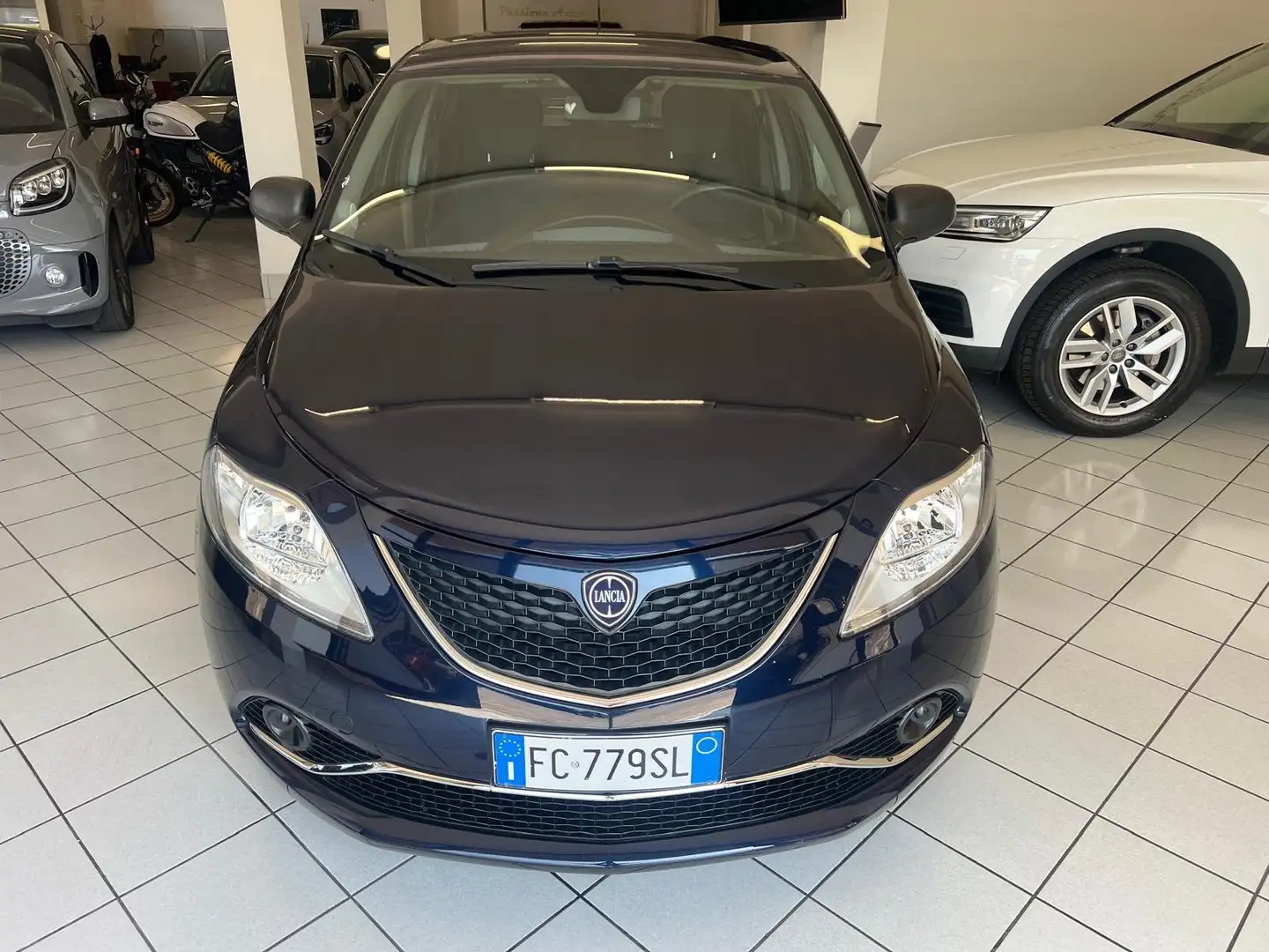 Lancia Ypsilon 1.2 8v Elefantino UNICOPROPRIETARIO Euro 6 Blu/Azzurro - 2