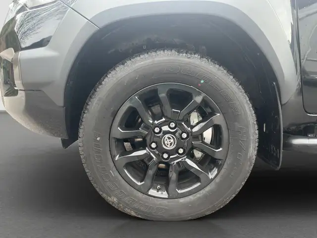 Toyota Hilux Toyota HILUX 2,8 Automatik Doppel K. Invincible Ansicht 16