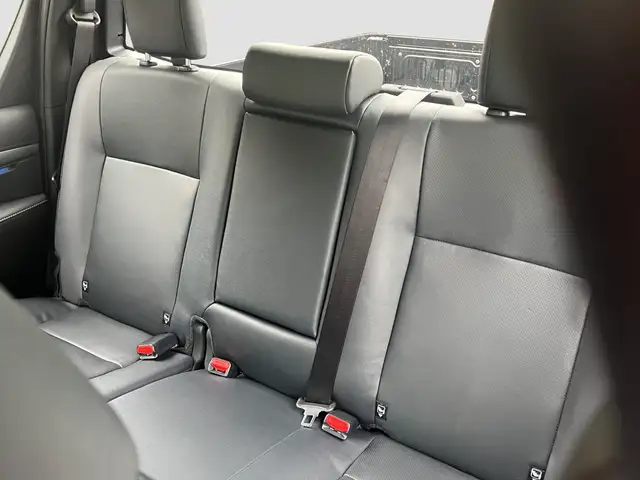 Toyota Hilux Toyota HILUX 2,8 Automatik Doppel K. Invincible Ansicht 10