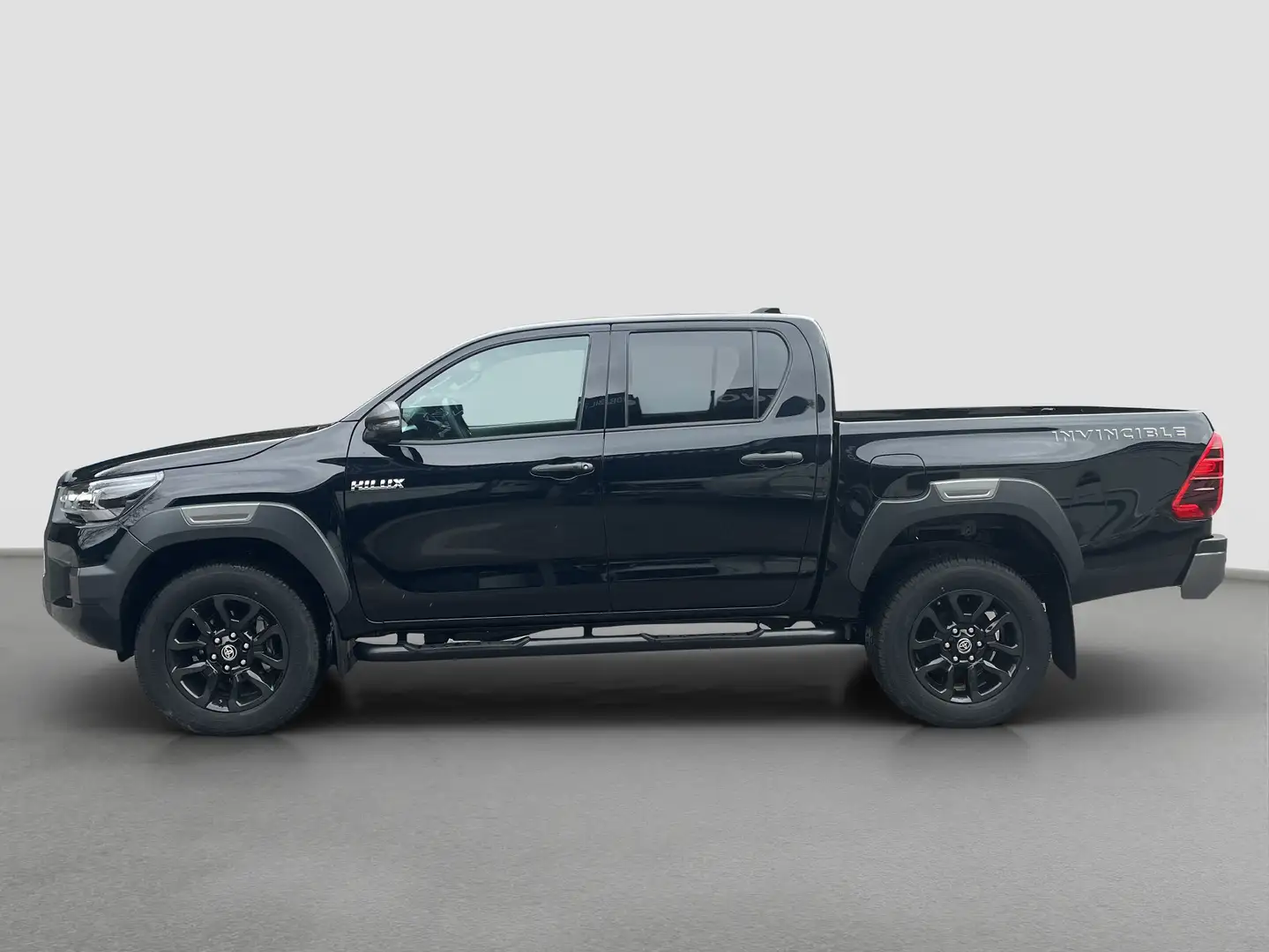 Toyota Hilux Toyota HILUX 2,8 Automatik Doppel K. Invincible Schwarz - 2