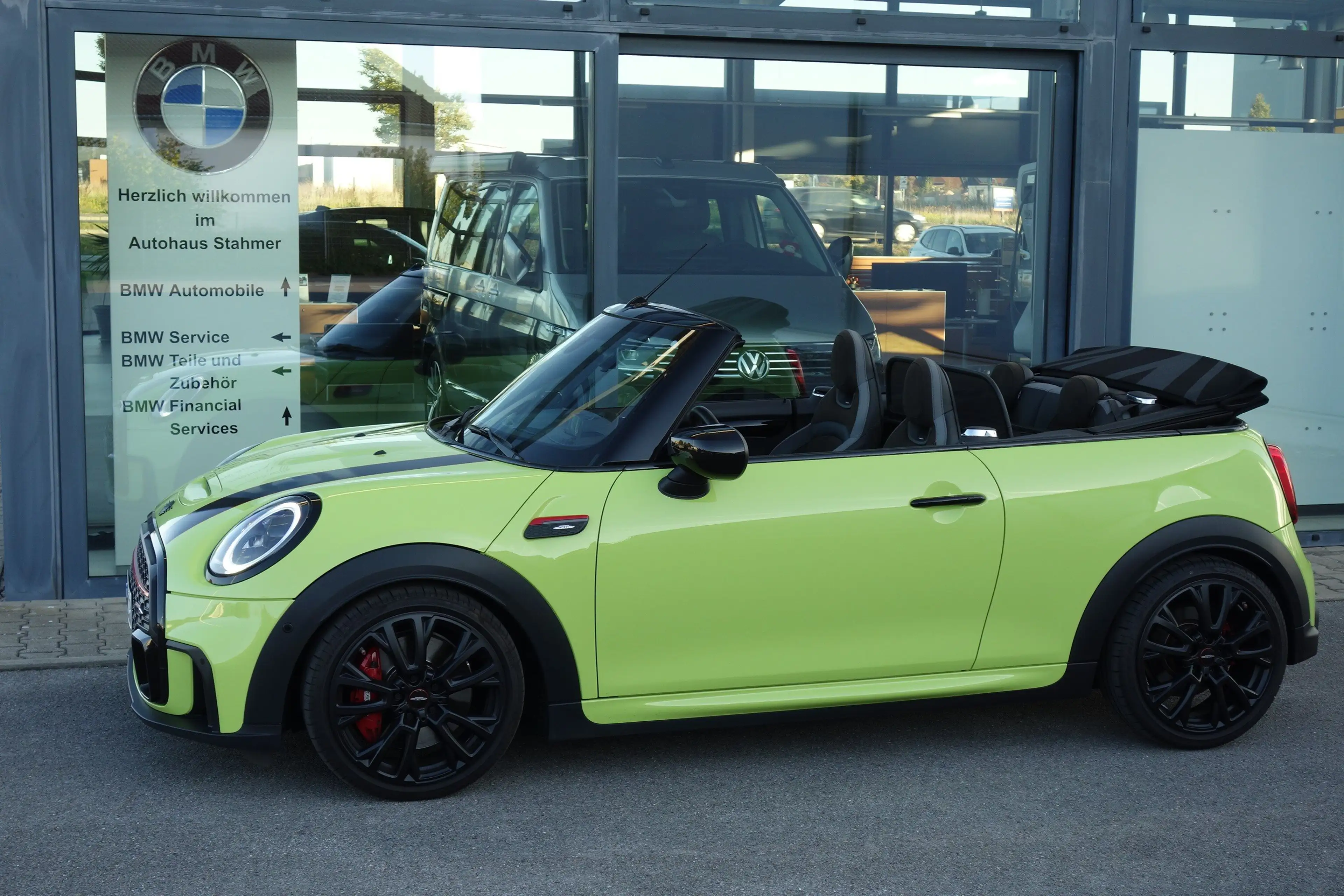 MINI John Cooper Works Cabrio John Cooper Works JCW Trim Cabrio — photo 2
