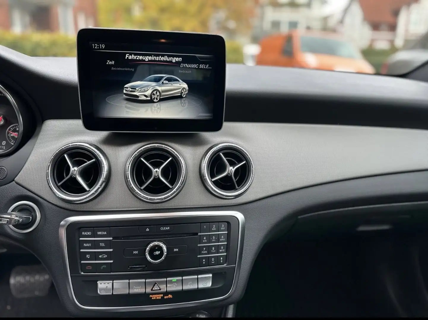 Mercedes-Benz CLA 180 7G-DCT - 1