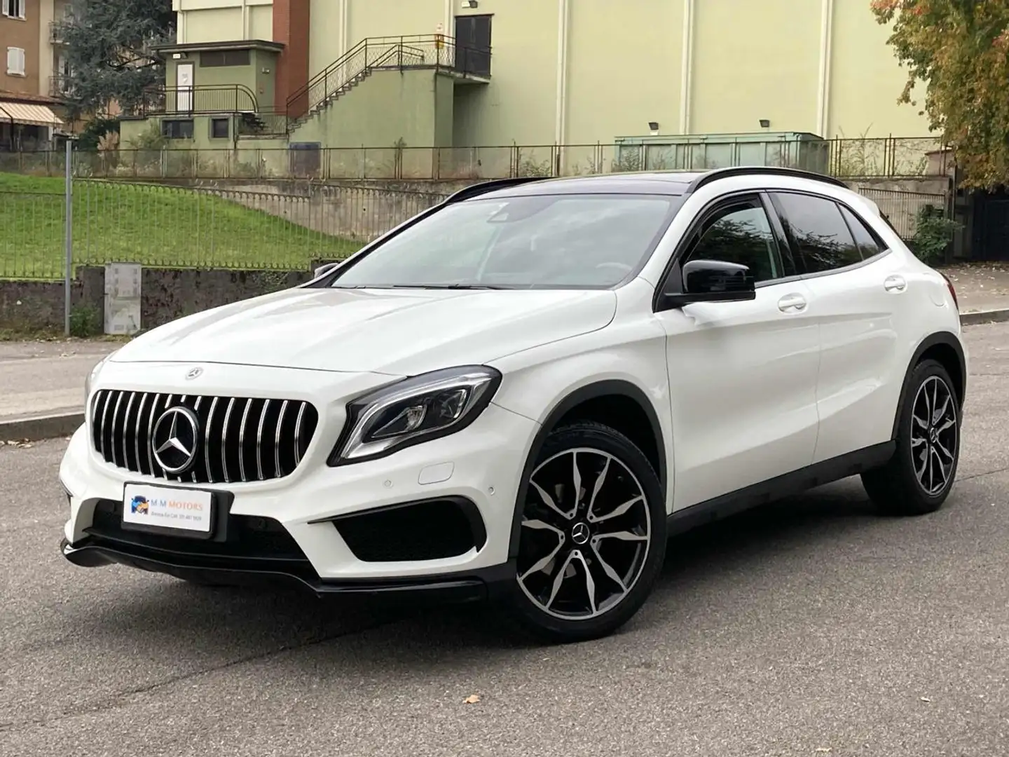 Mercedes-Benz GLA 200 d Automatic Premium Wit - 1