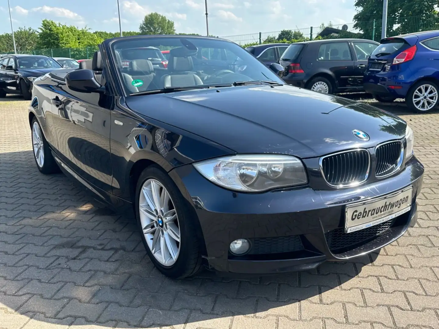 BMW 118 Baureihe 1 Cabrio 118i Schwarz - 2