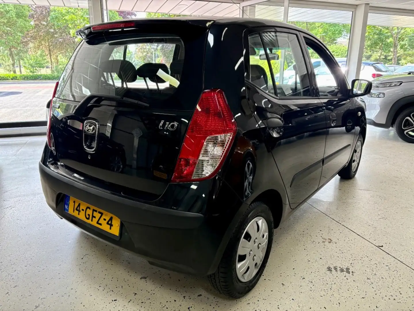 Hyundai i10 1.1 Stuurbekrachtiging CV Radio NAP Noir - 2