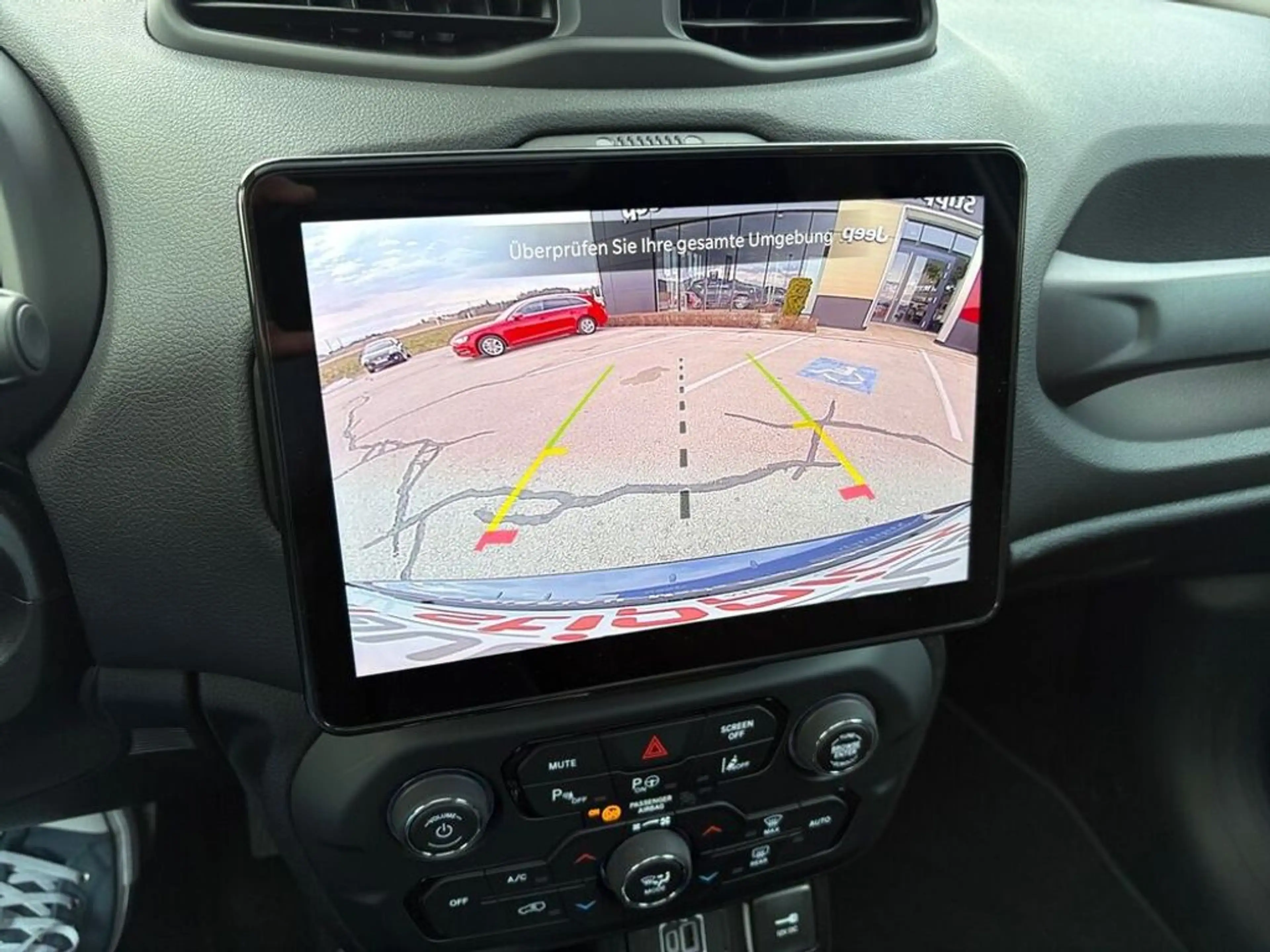 Jeep Renegade North Star Mild-Hybrid FWD — photo 8