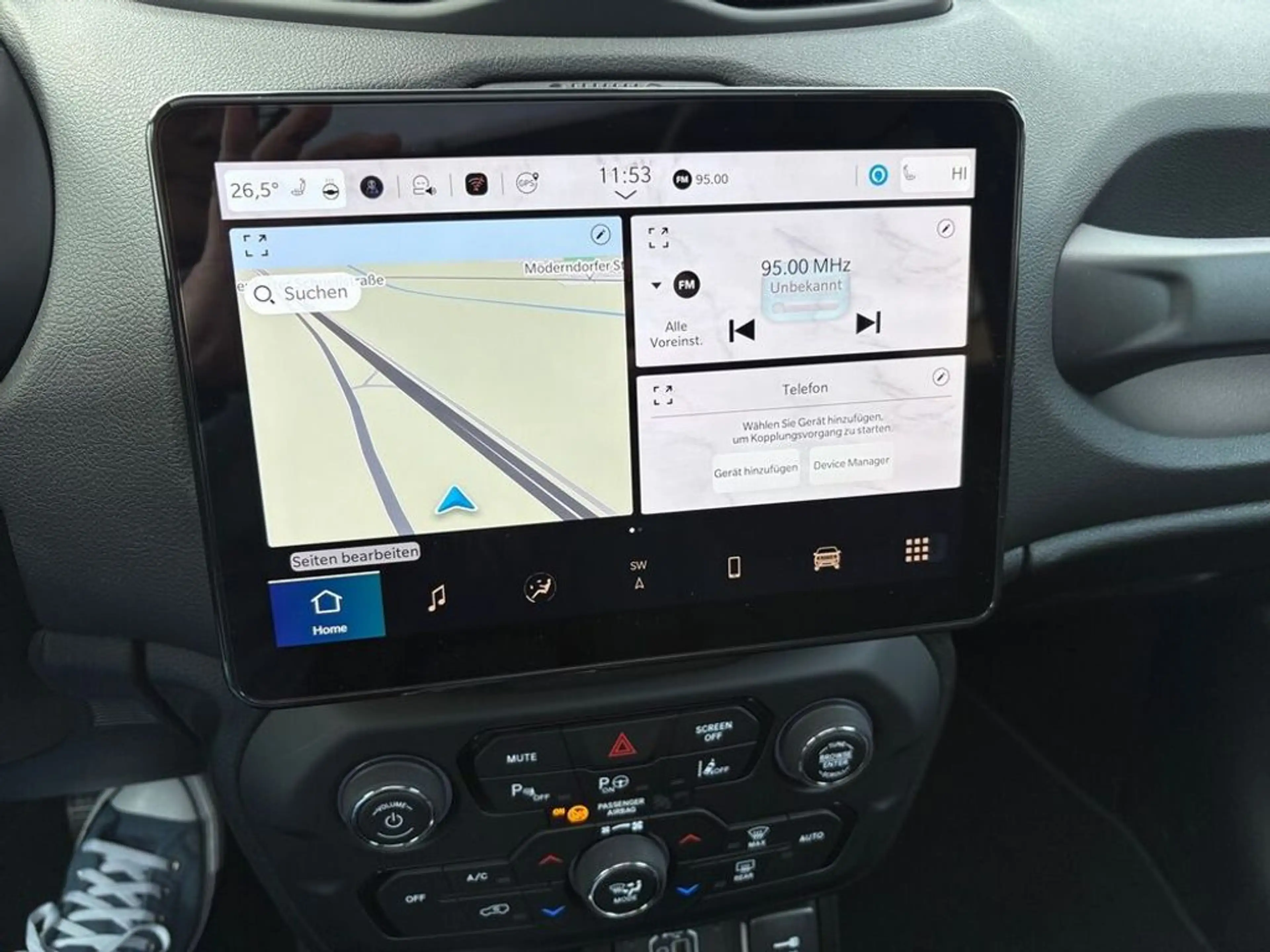 Jeep Renegade North Star Mild-Hybrid FWD — photo 6