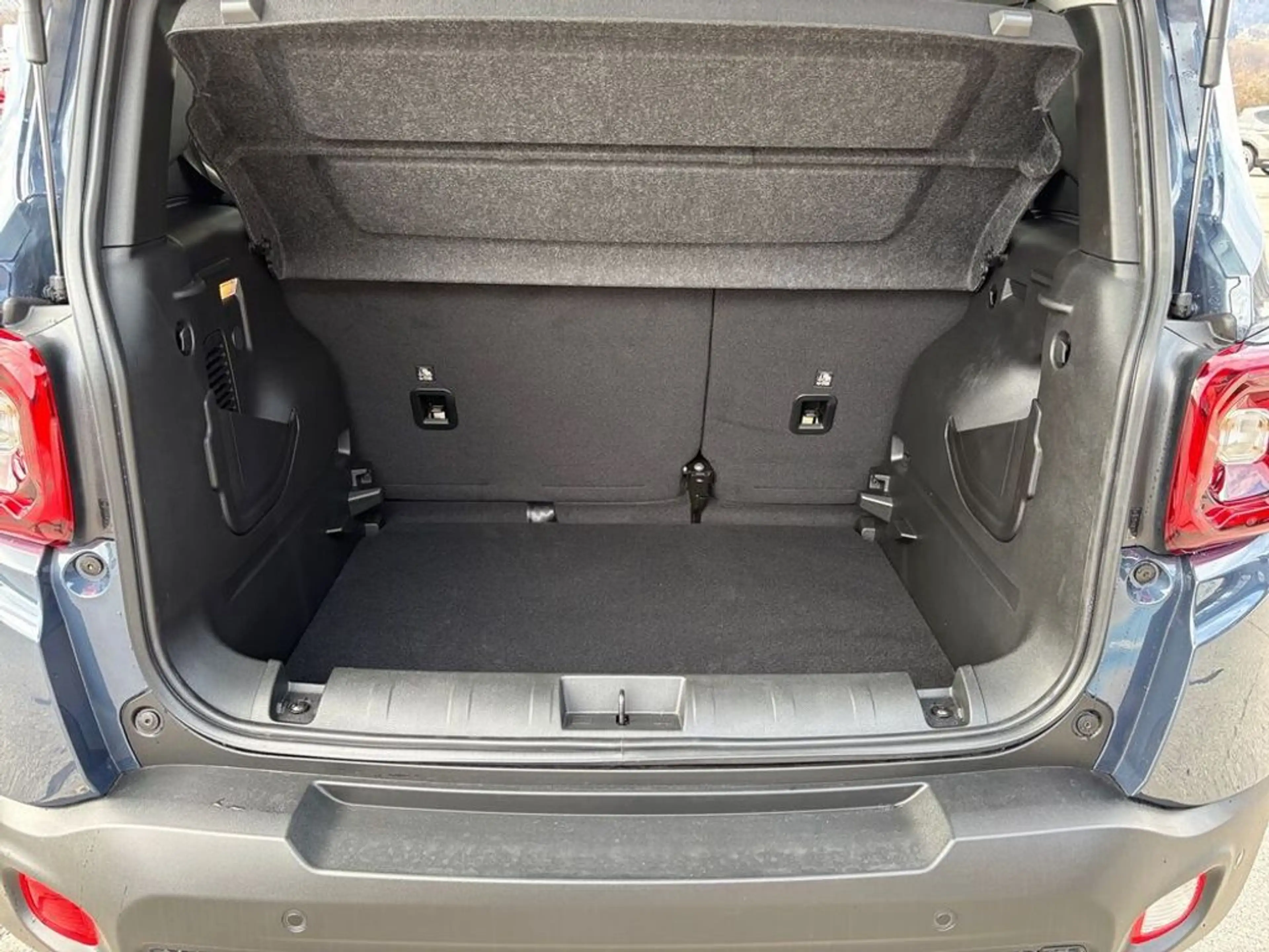 Jeep Renegade North Star Mild-Hybrid FWD — photo 15