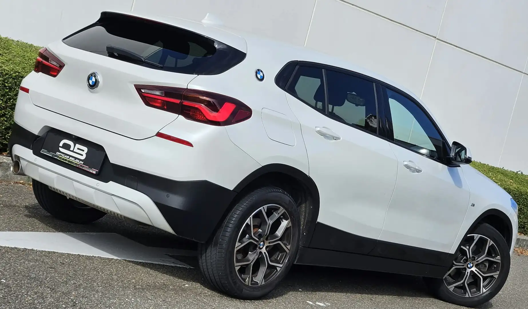 BMW X2 *** sDrive 18i - 07/2022 - Head-up - Ambiant Led interior - Camera - 74.000 km - Garantie *** Blanco - 2