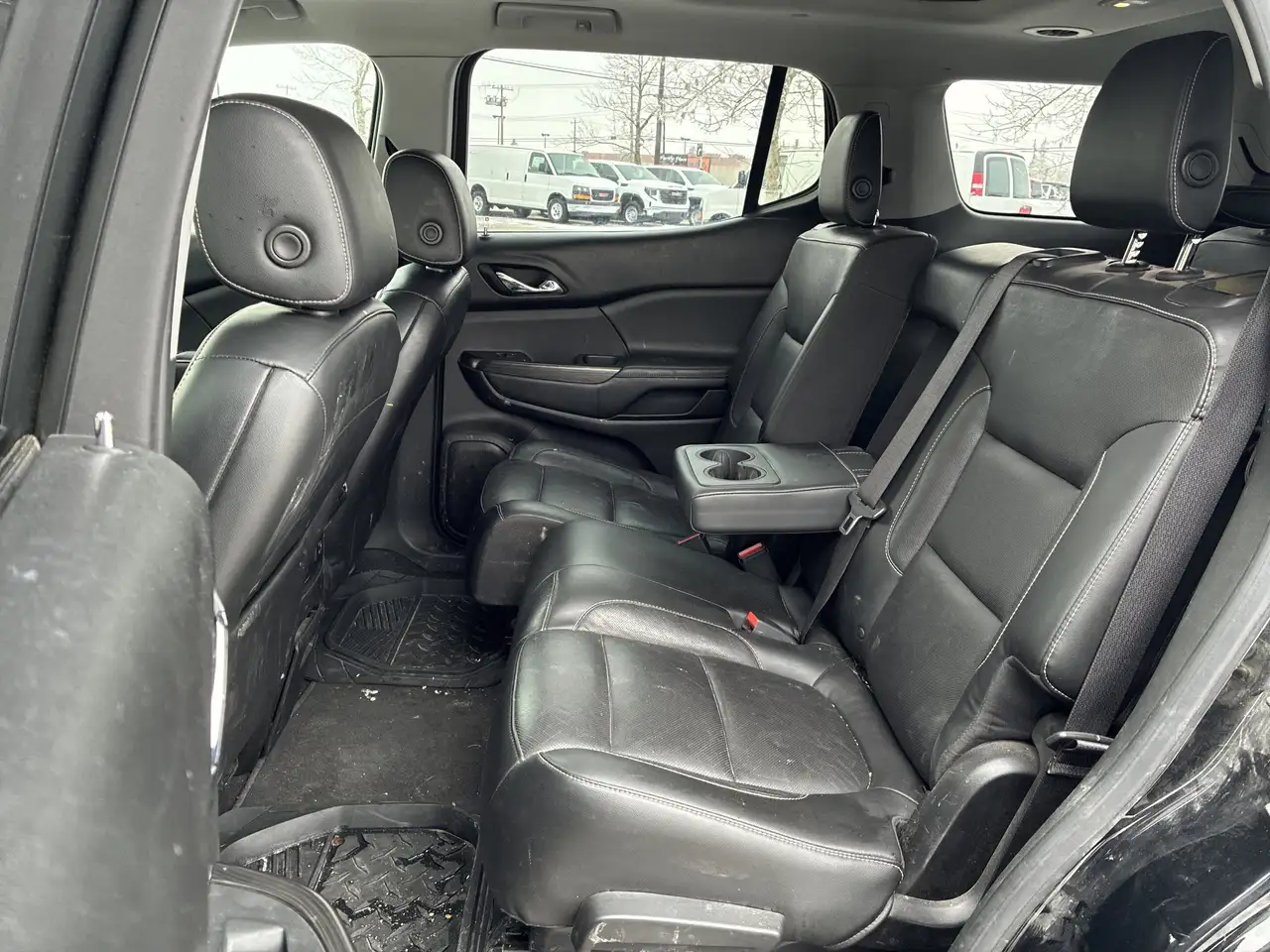 GMC Acadia снимка GMC Acadia