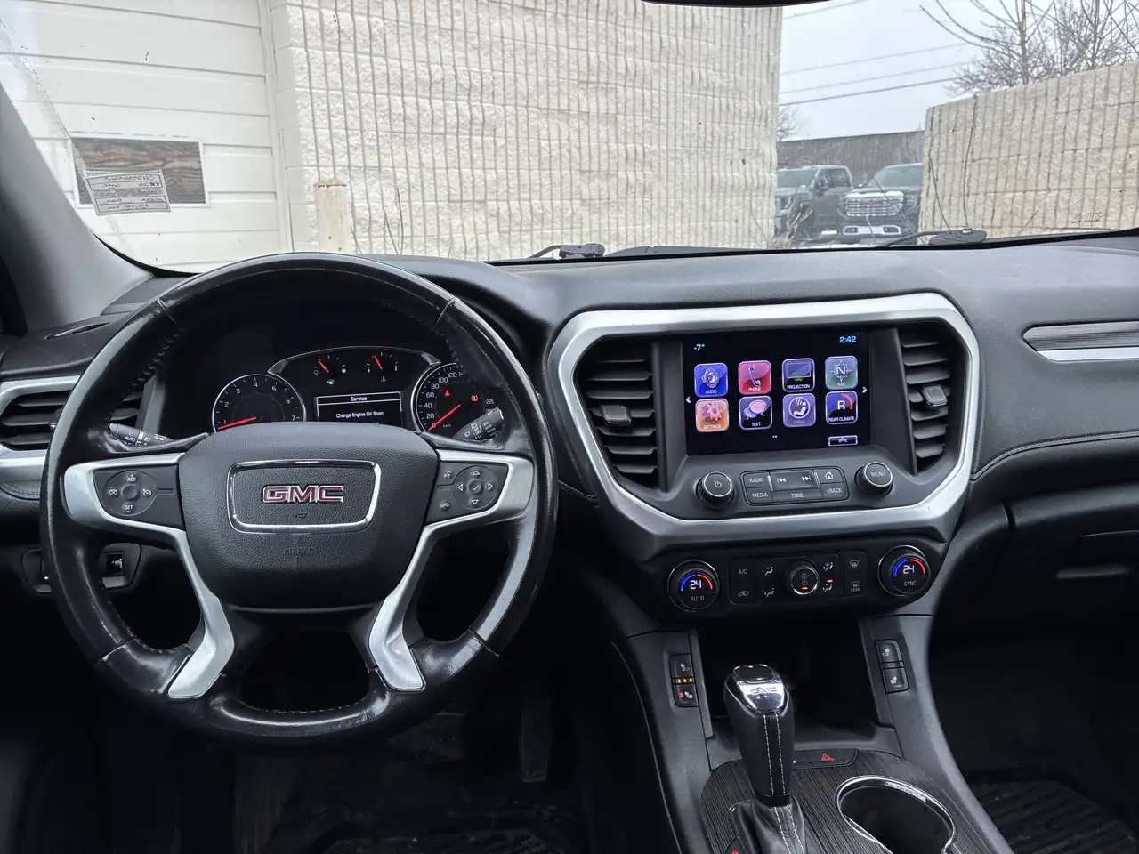GMC Acadia снимка GMC Acadia
