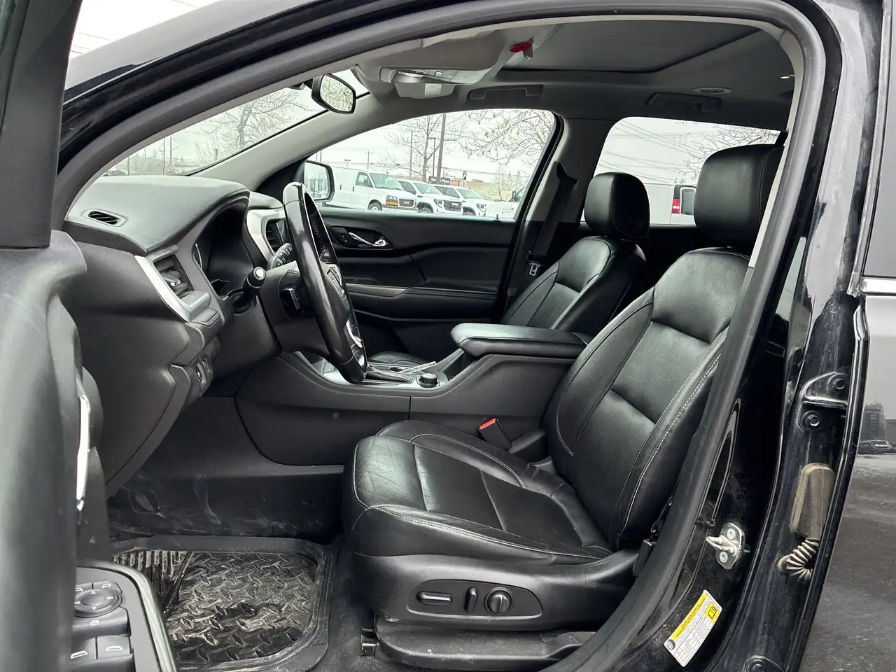 GMC Acadia снимка GMC Acadia