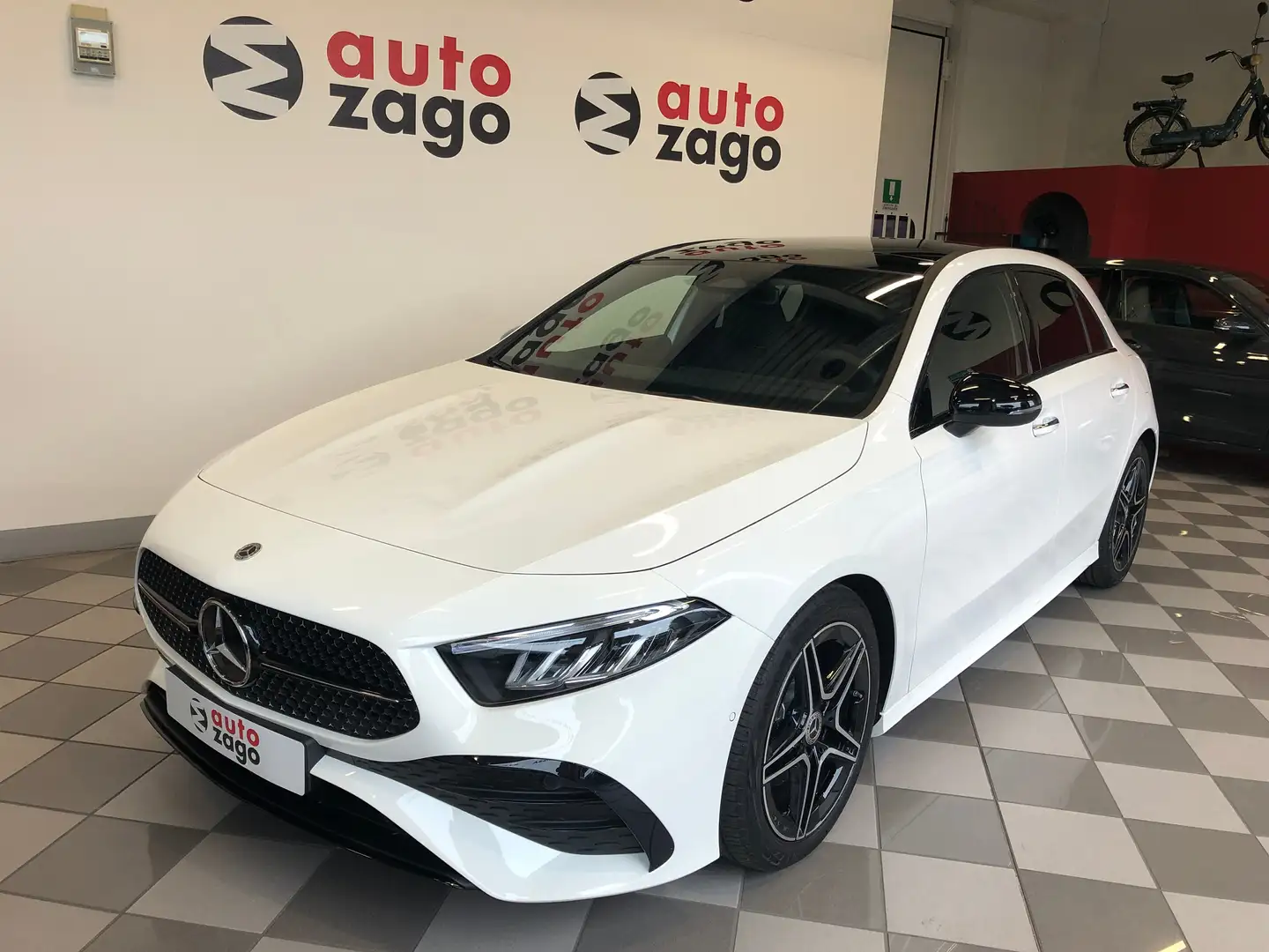 Mercedes-Benz A 200 AMG Line Advanced Plus Night Pack Tetto Panoramico White - 1