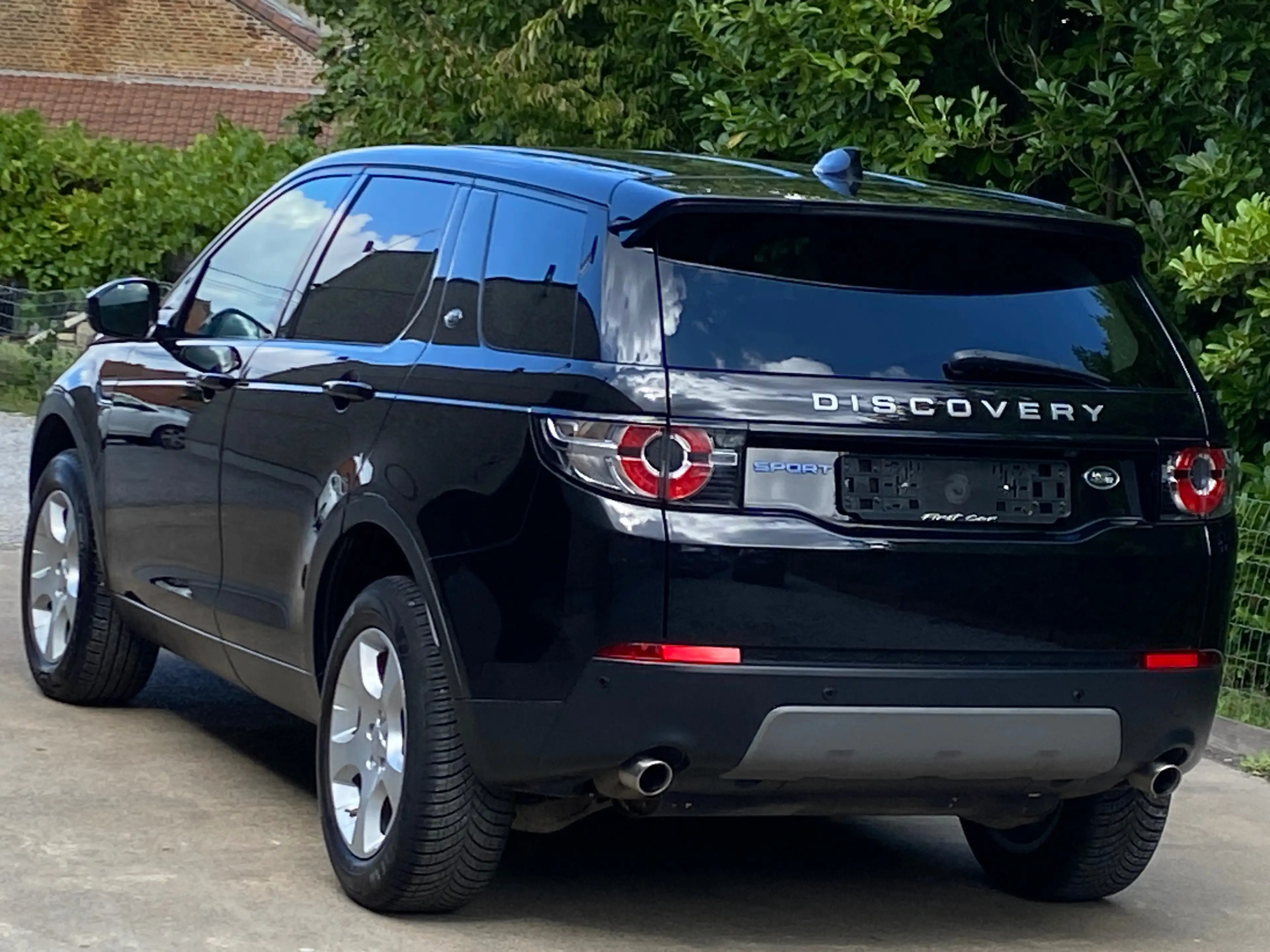 Land Rover Discovery Sport 2.0 eD4 - Faible km - Full carnet - 1 proprio - Garantie — photo 4