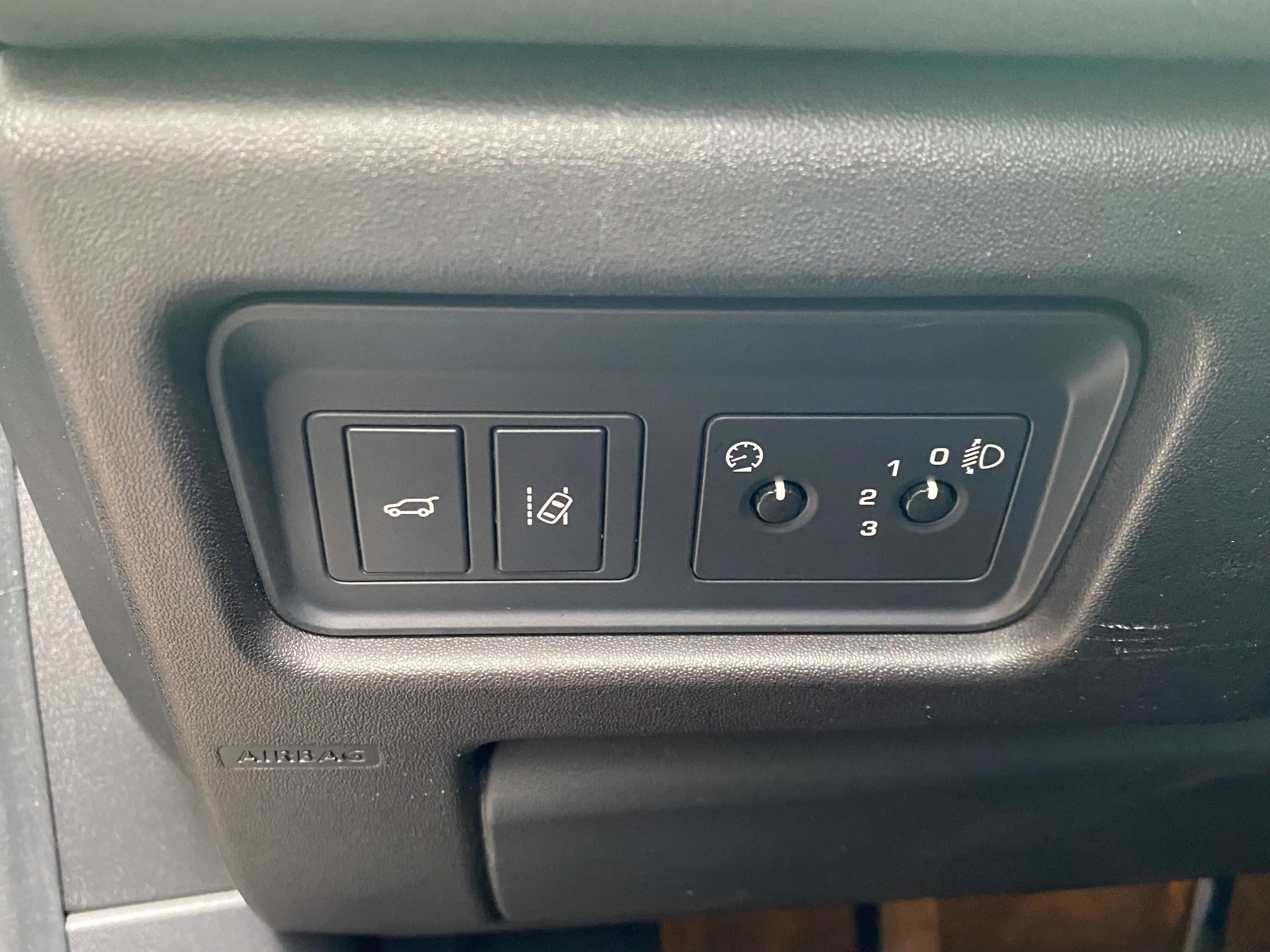 Land Rover Discovery Sport 2.0 eD4 - Faible km - Full carnet - 1 proprio - Garantie — photo 15