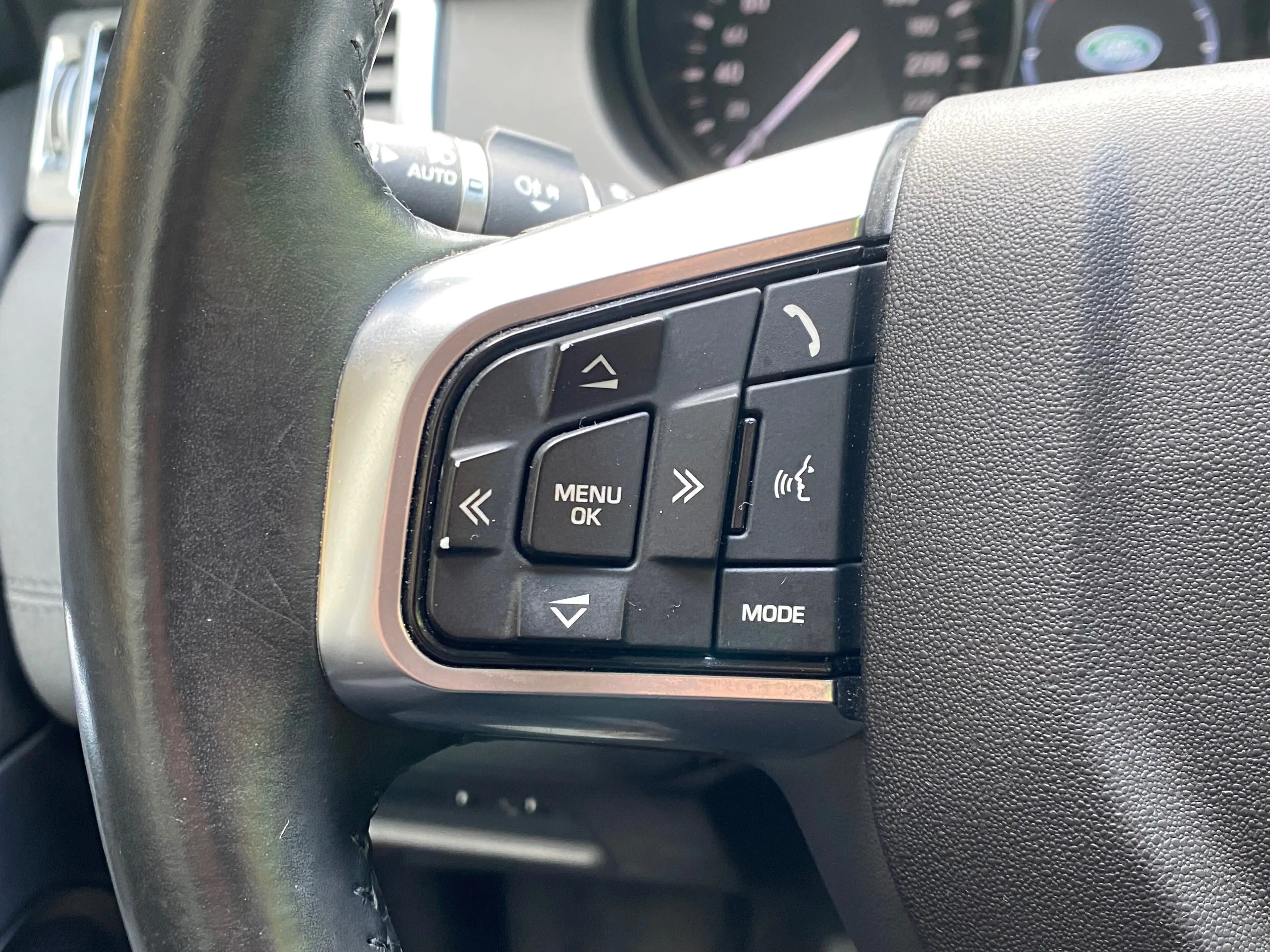 Land Rover Discovery Sport 2.0 eD4 - Faible km - Full carnet - 1 proprio - Garantie — photo 14