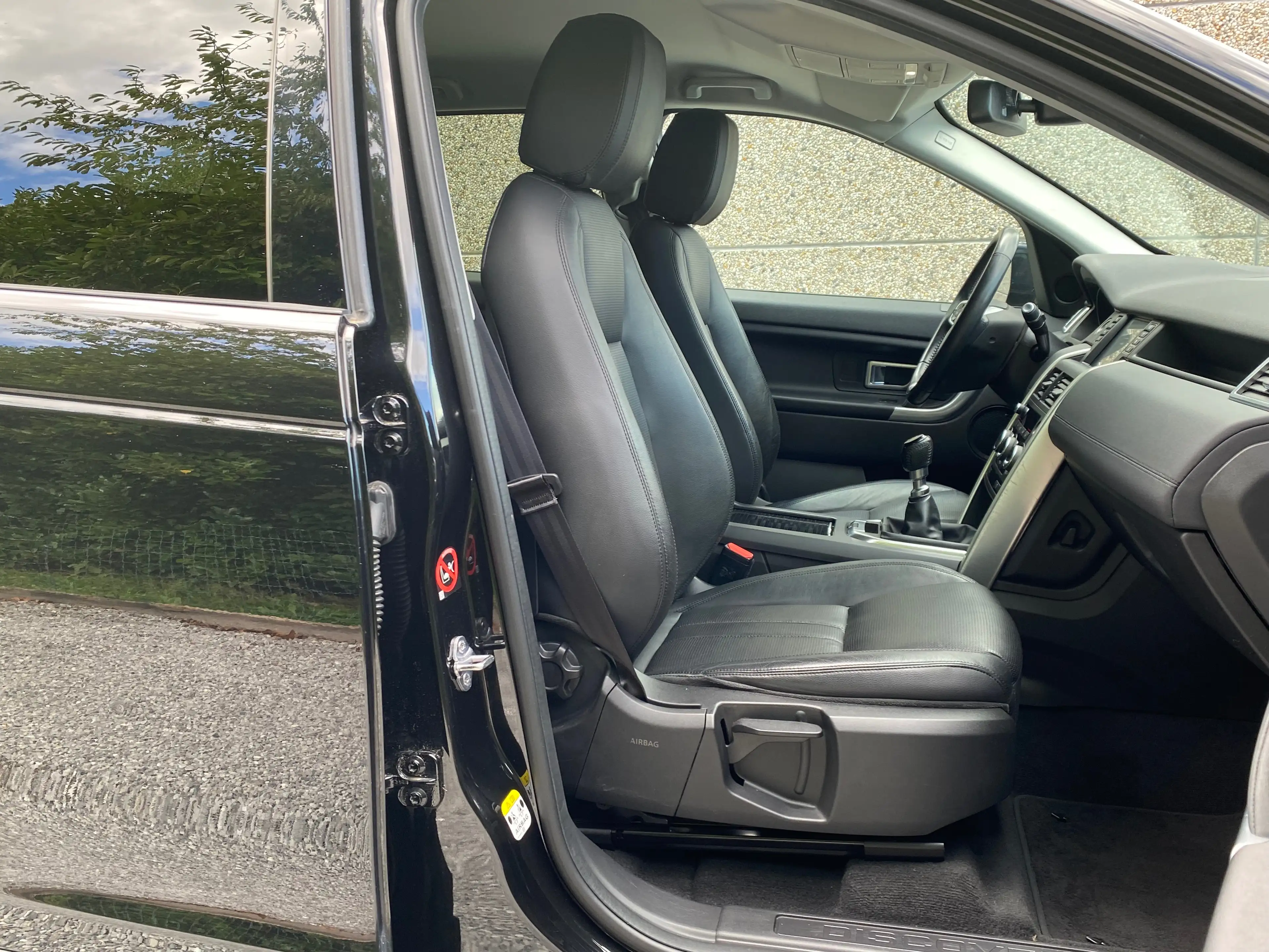 Land Rover Discovery Sport 2.0 eD4 - Faible km - Full carnet - 1 proprio - Garantie — photo 10