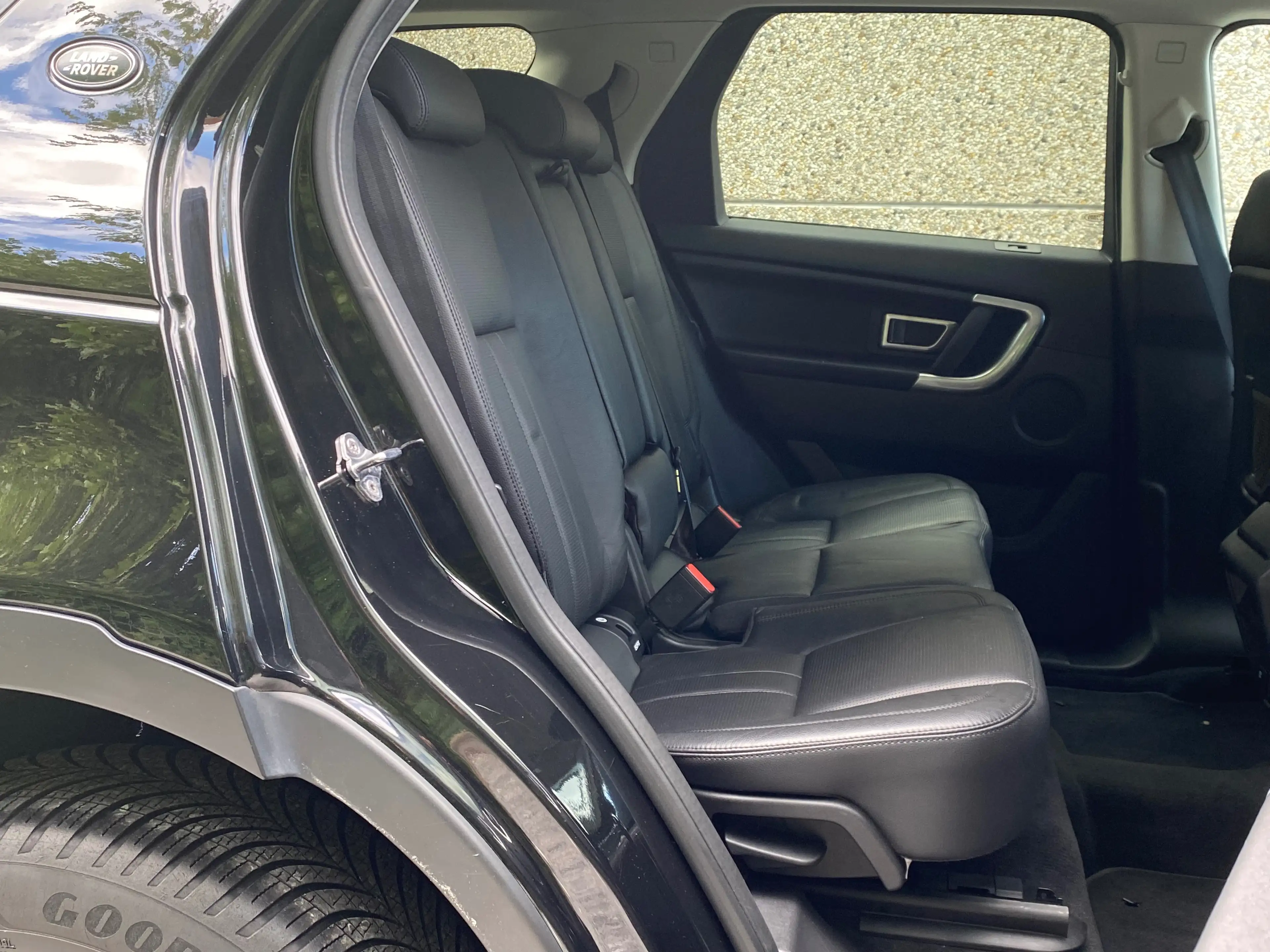 Land Rover Discovery Sport 2.0 eD4 - Faible km - Full carnet - 1 proprio - Garantie — photo 11