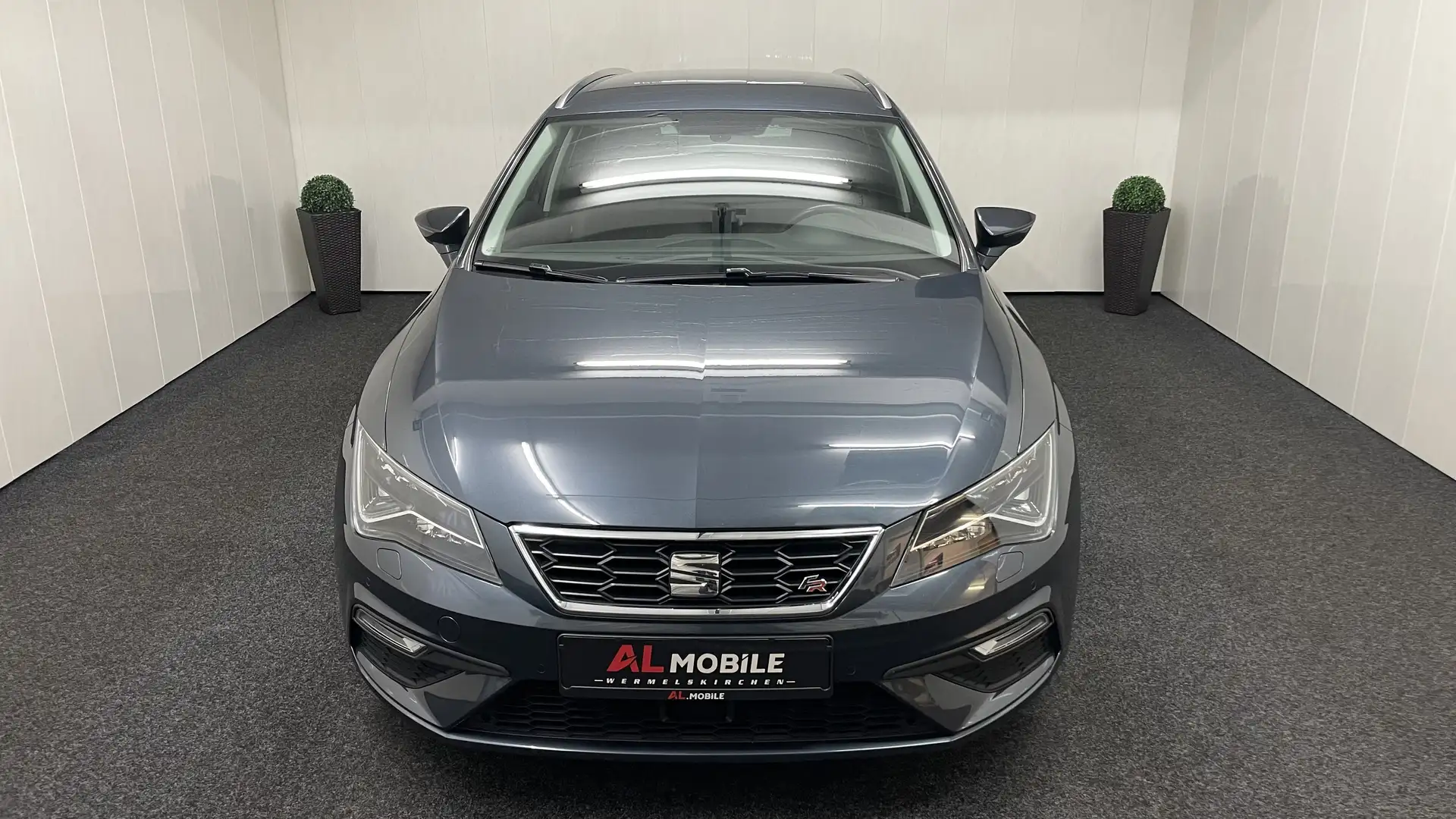 SEAT Leon FR 1.5 TSI Kombi LED NAVI SHZ TEMP PDC KESSY RFK Grau - 2